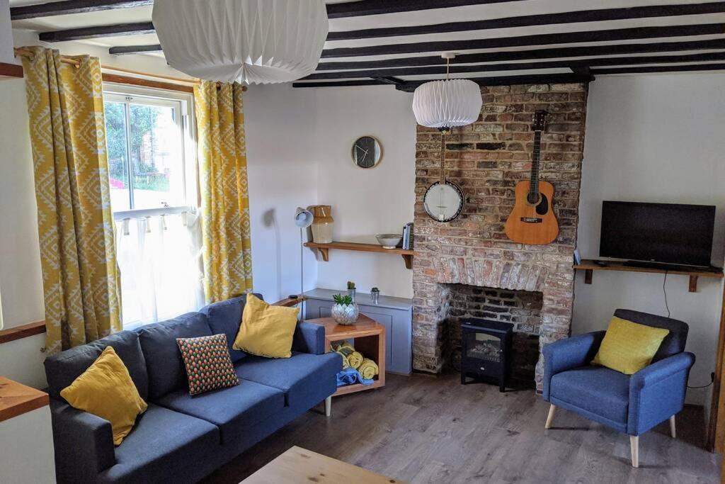200 year old large townhouse with sea views view 4