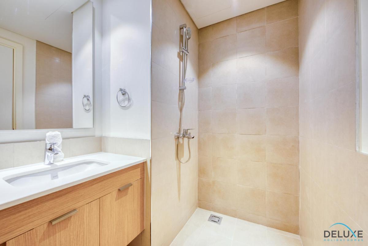 Exquisite 2BR in Golf Views, Emaar South by Deluxe Holiday Homes