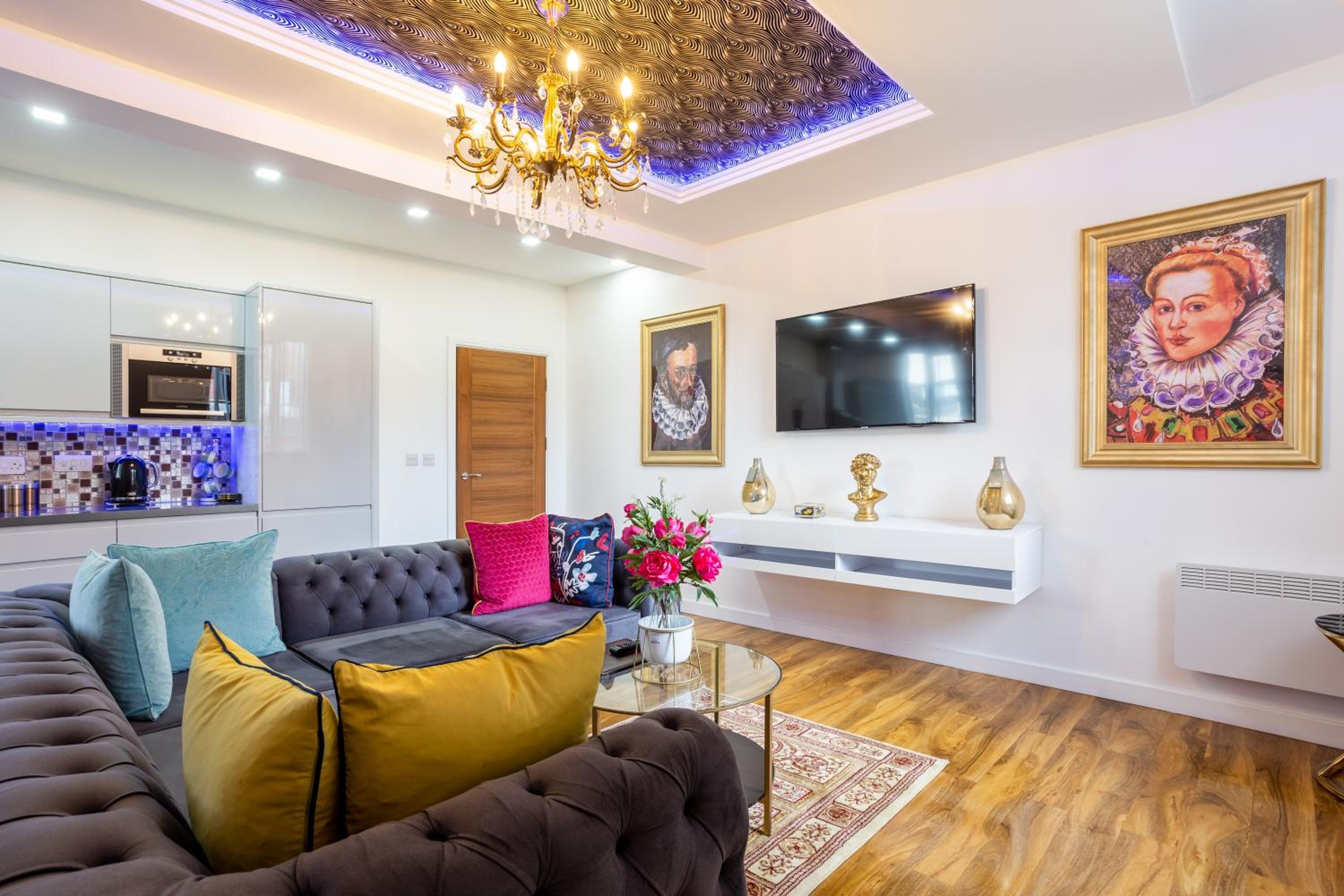 Leeds Super Luxurious Apartments view 4