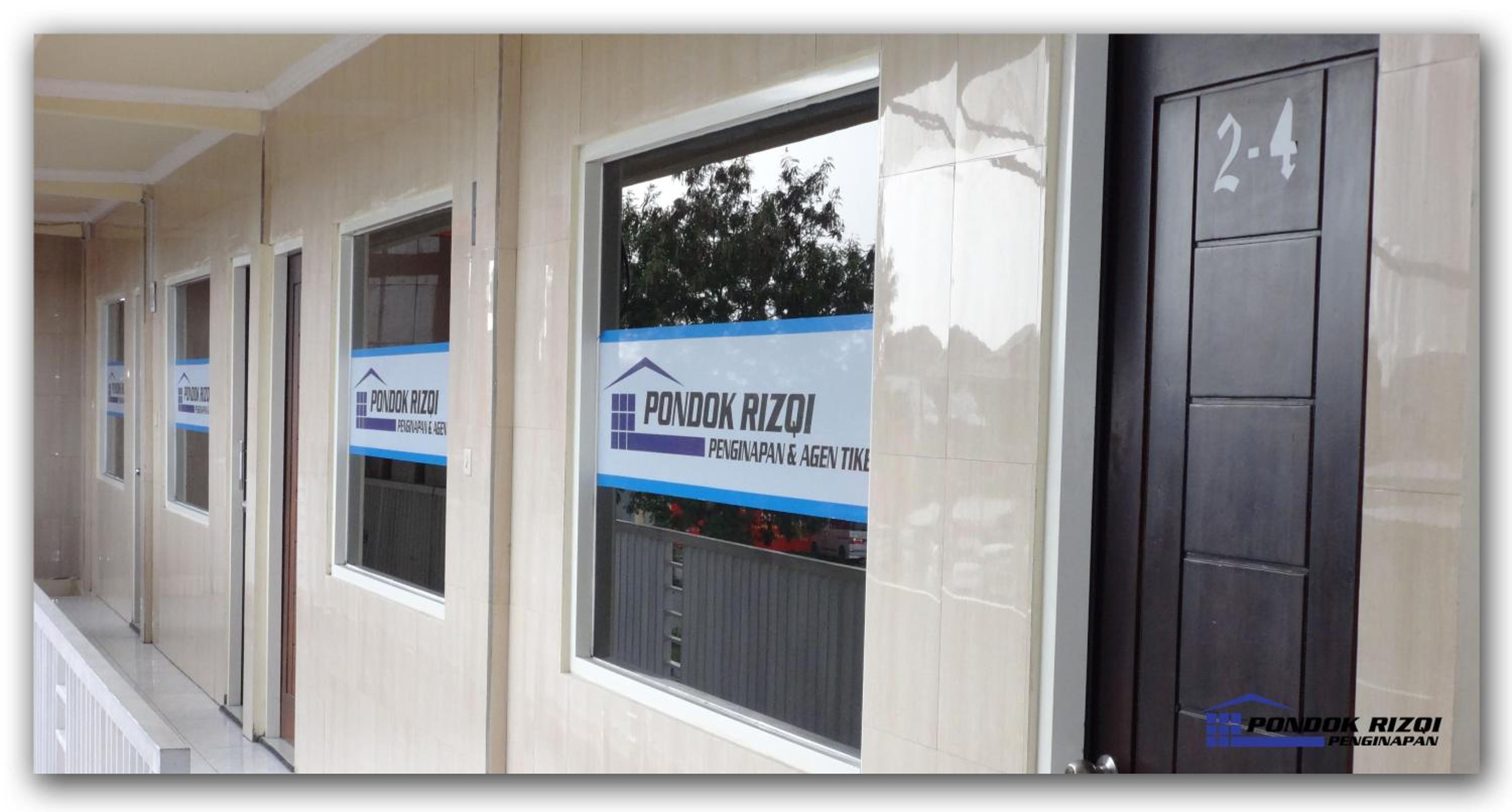 RedDoorz Syariah near T1 Juanda Airport 2