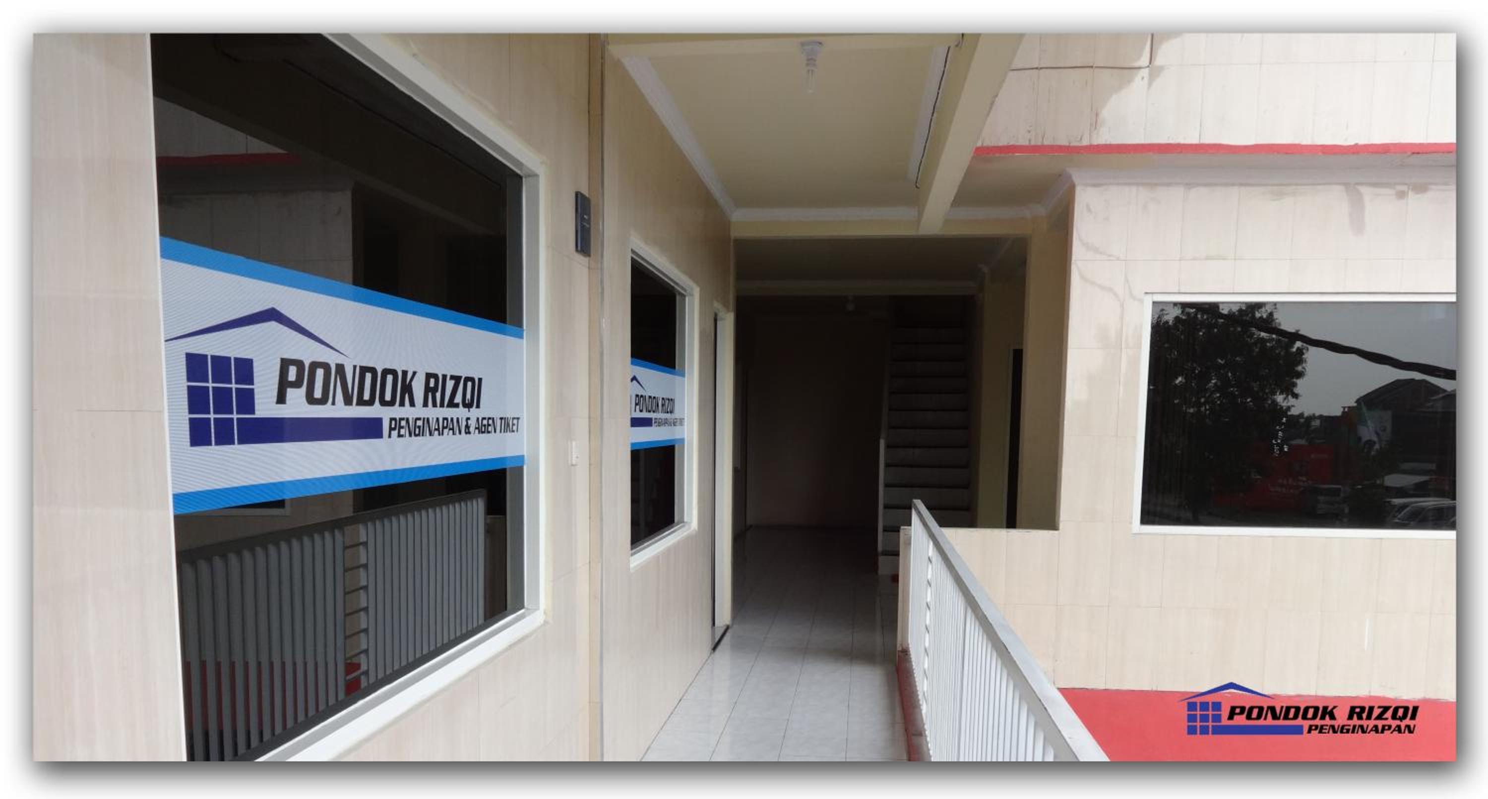 RedDoorz Syariah near T1 Juanda Airport 2
