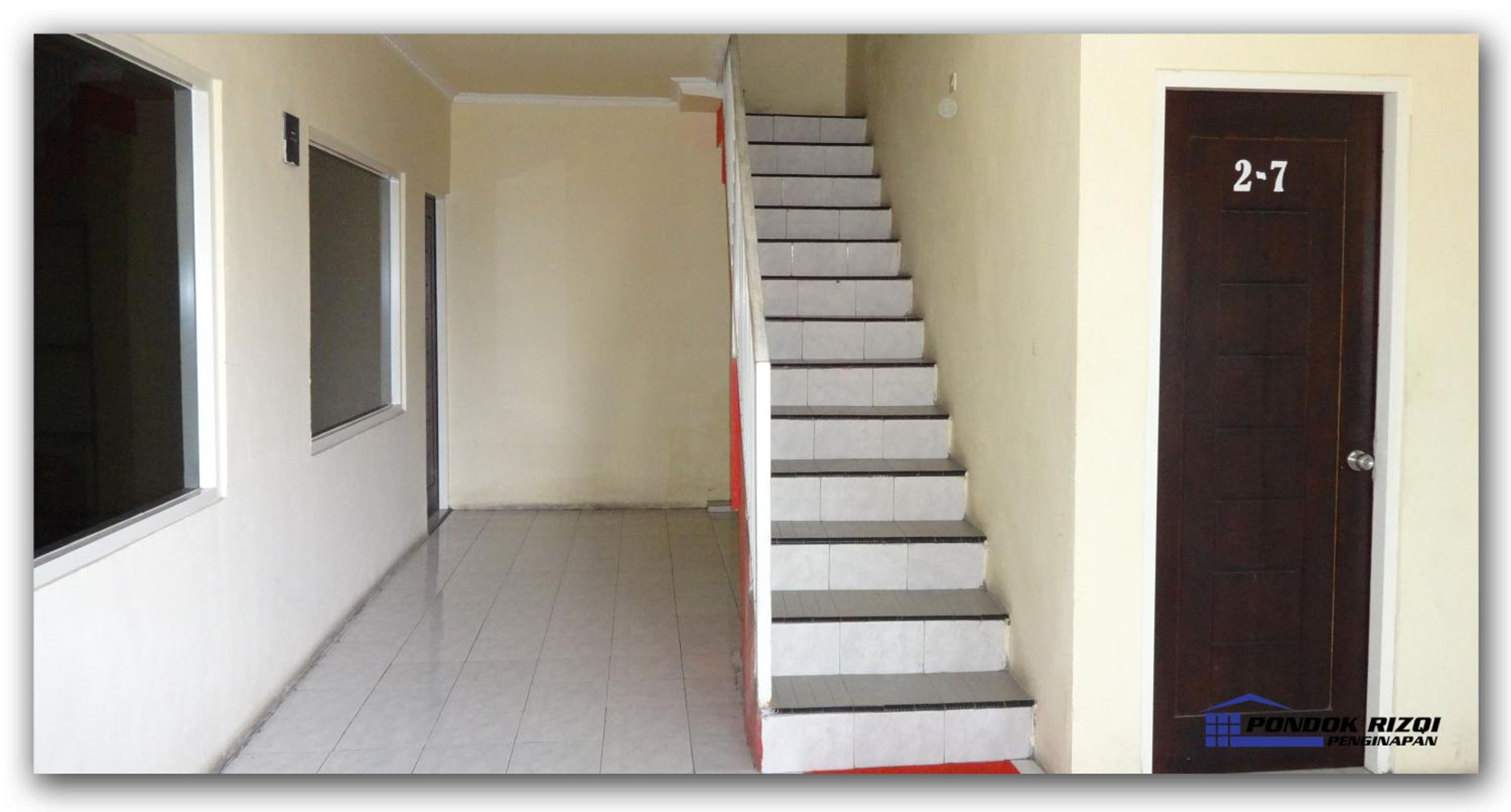 RedDoorz Syariah near T1 Juanda Airport 2