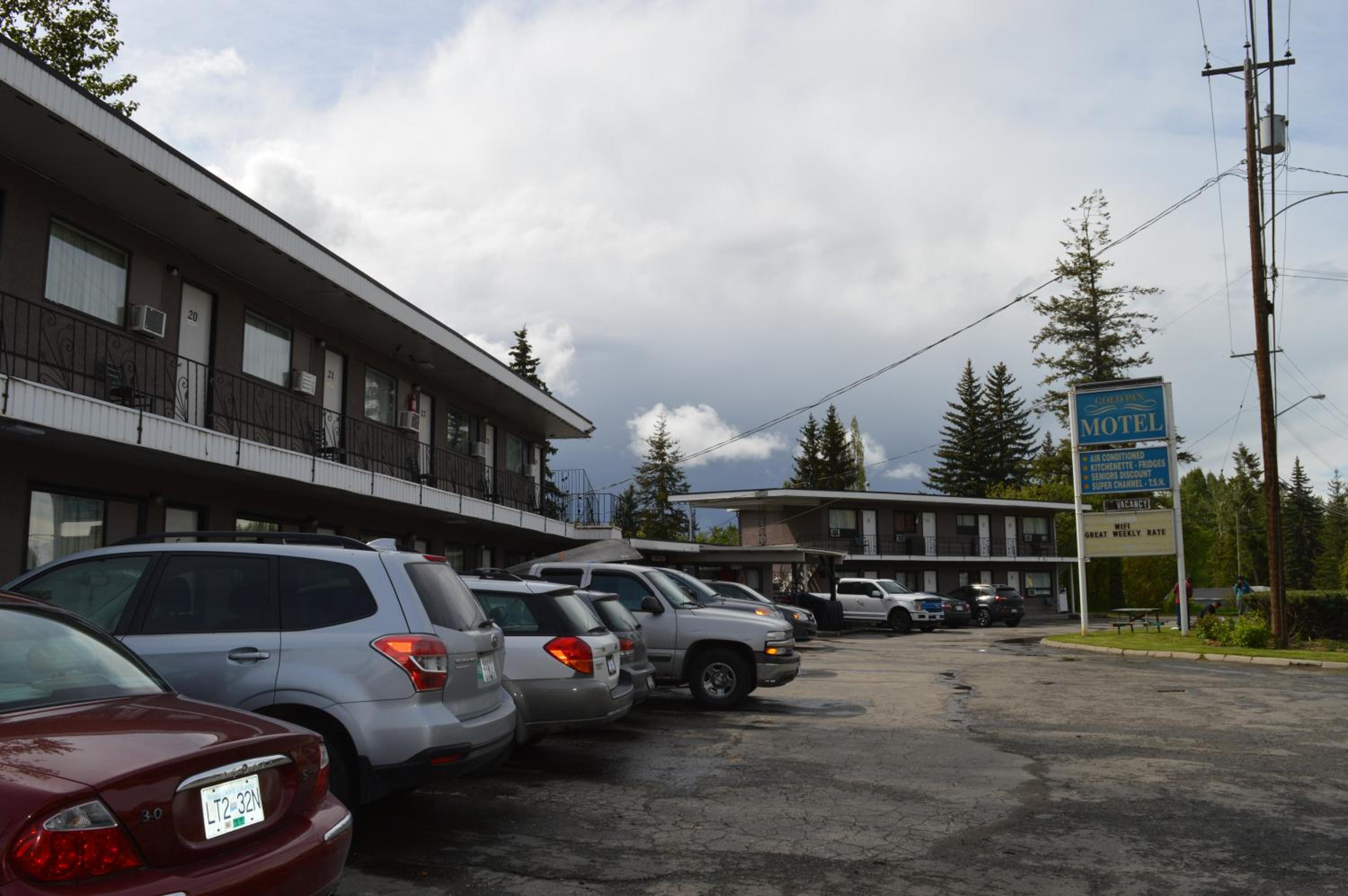 Gold Pan Motel