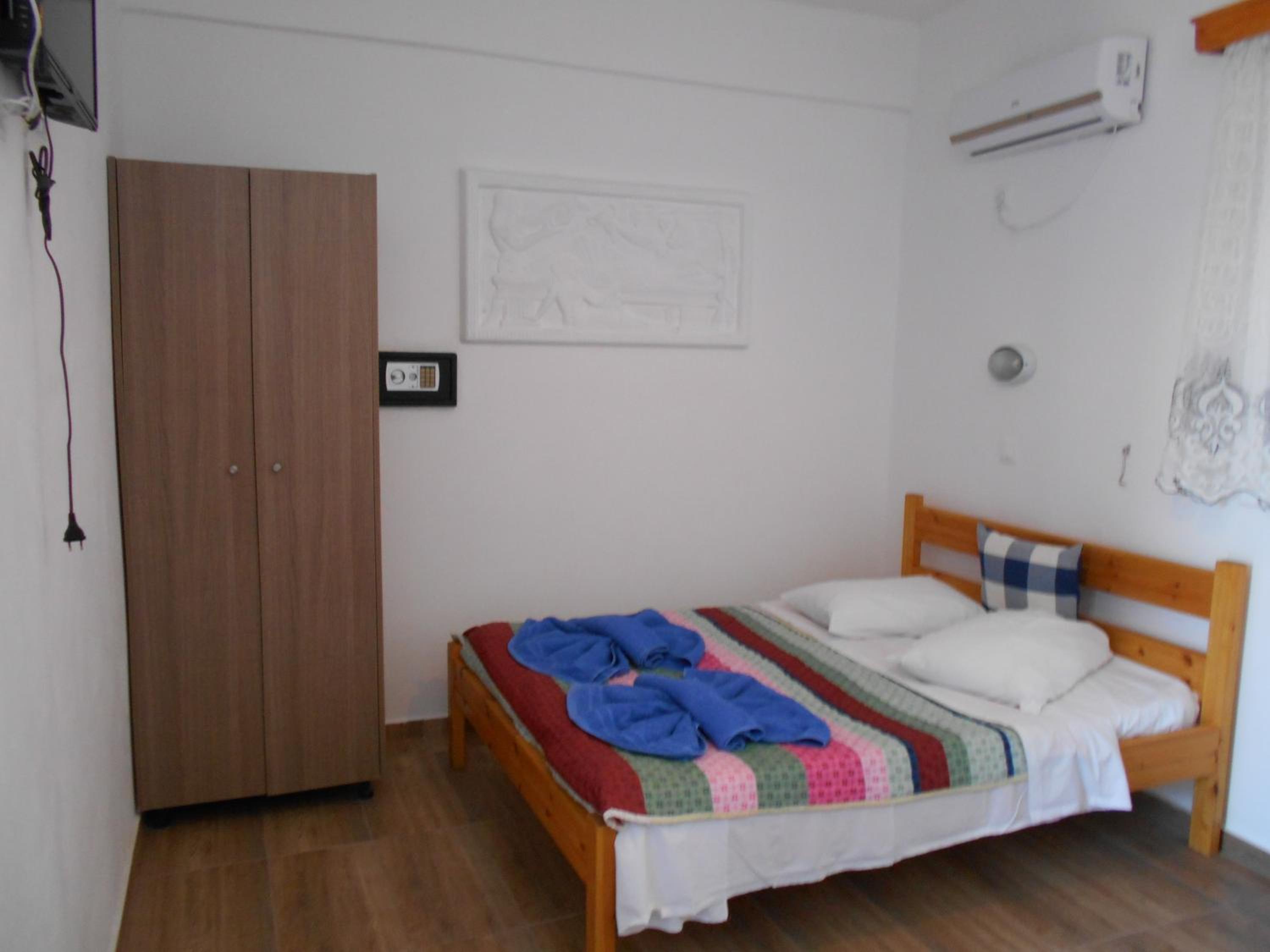 Studios Apartments Kapetanios