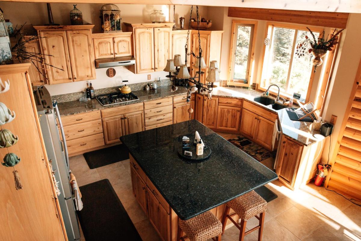 Homer Vacations - Cozy Cove Inn - Property Image 10