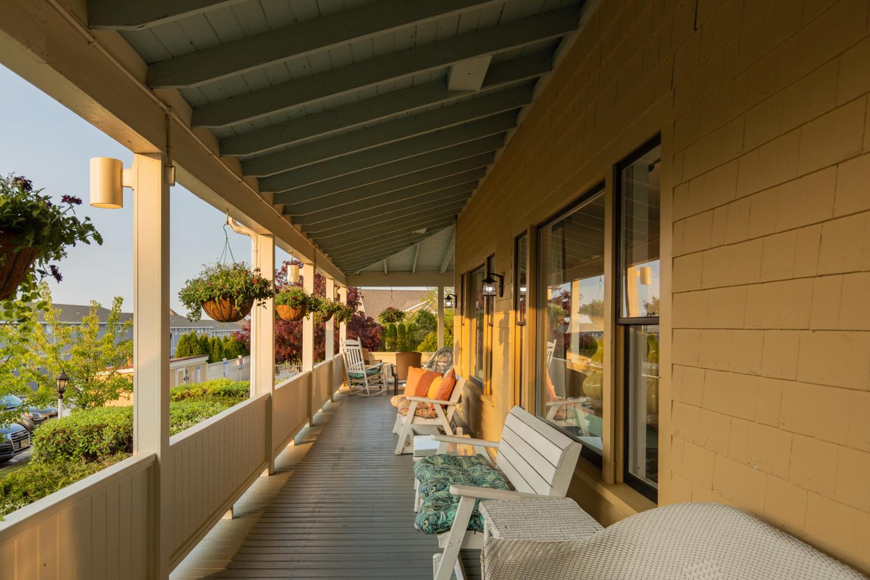 Colonial Inn