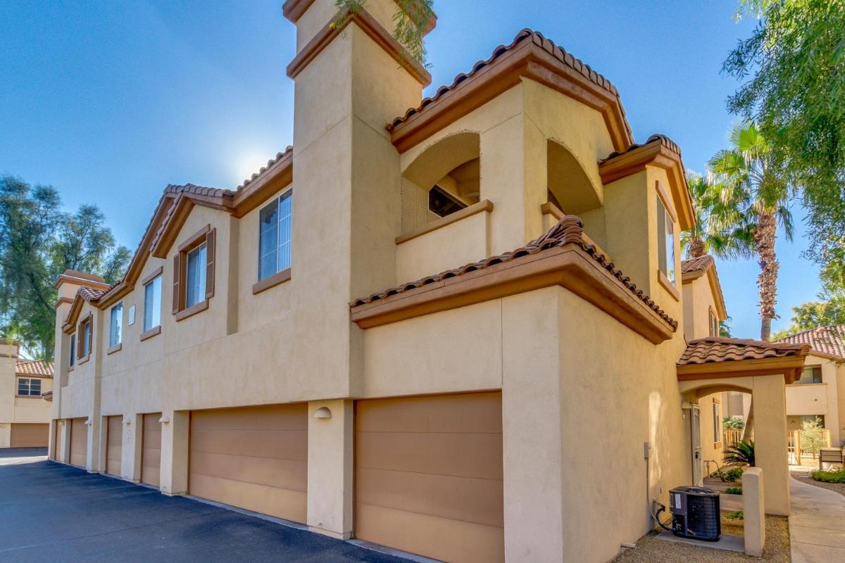 WALK TO OLD TOWN! Gated Townhouse with GARAGE!! townhouse view 5