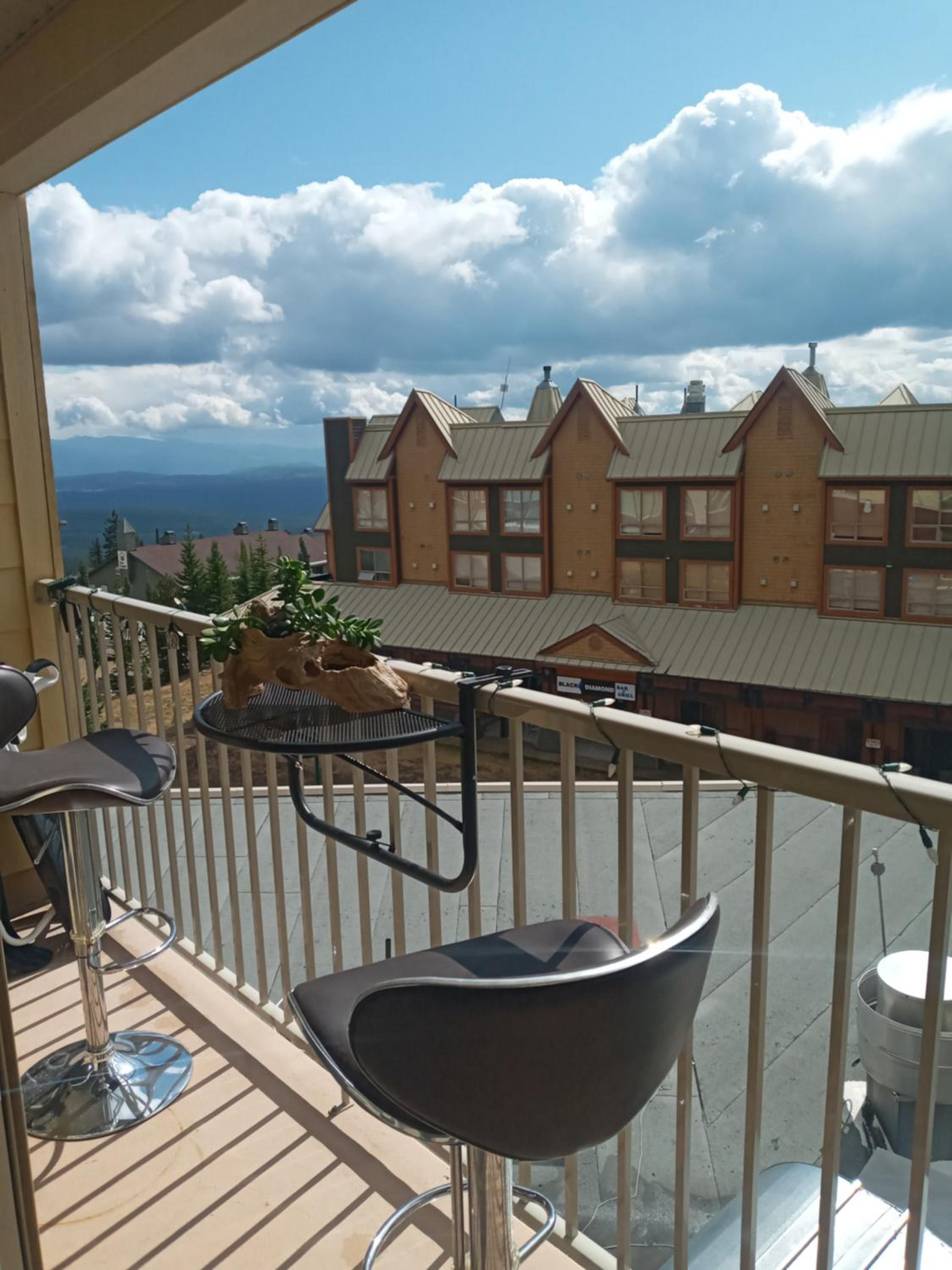 Village Center 2 bedroom Condo