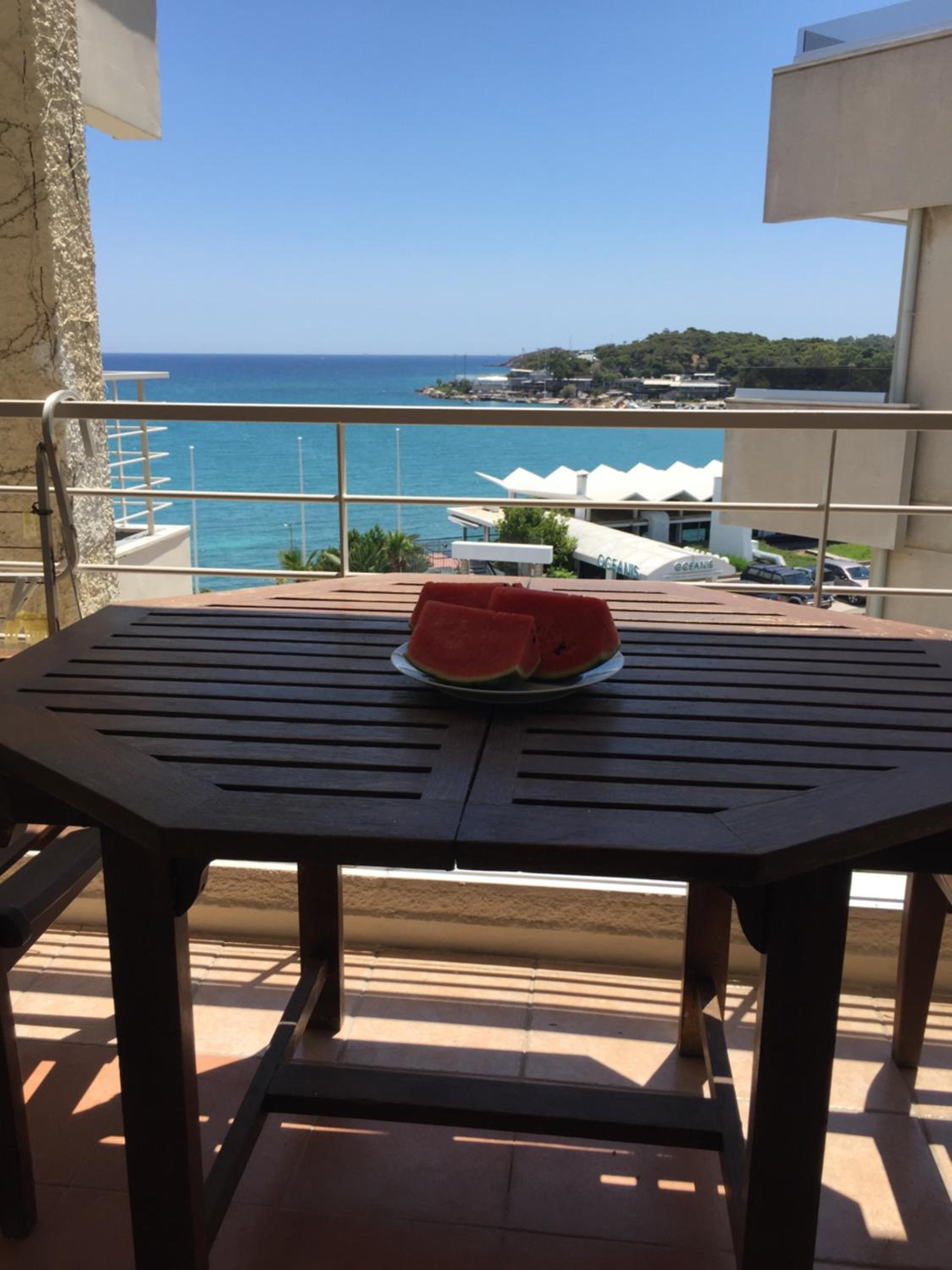 Hotel VOULIAGMENI ON THE BEACH - Image 1