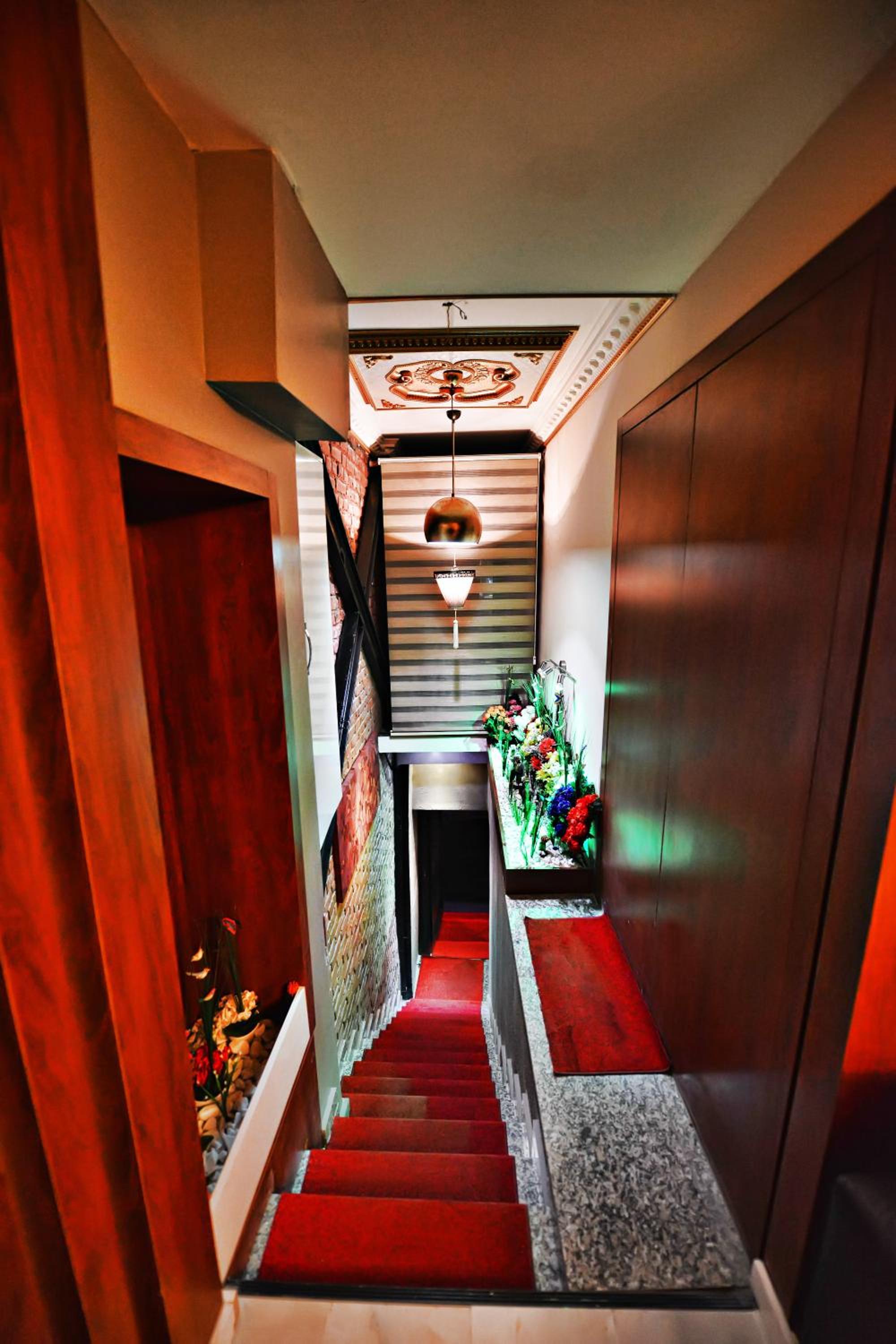 Letter Hotel - Image 7