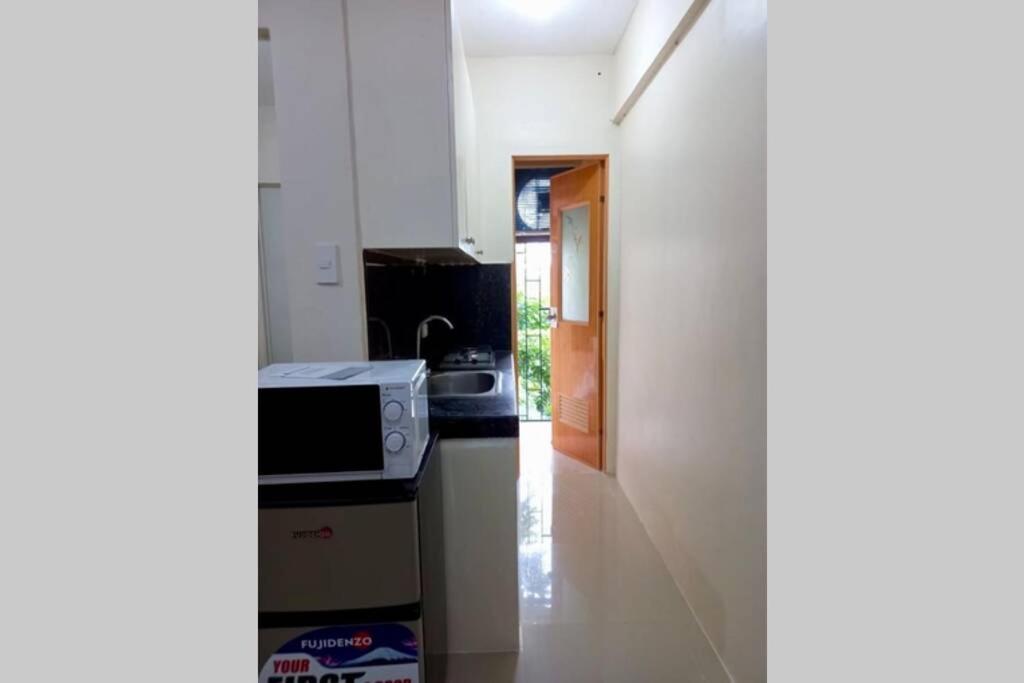 Trendy 1-Bedroom condo Malabanias view 3