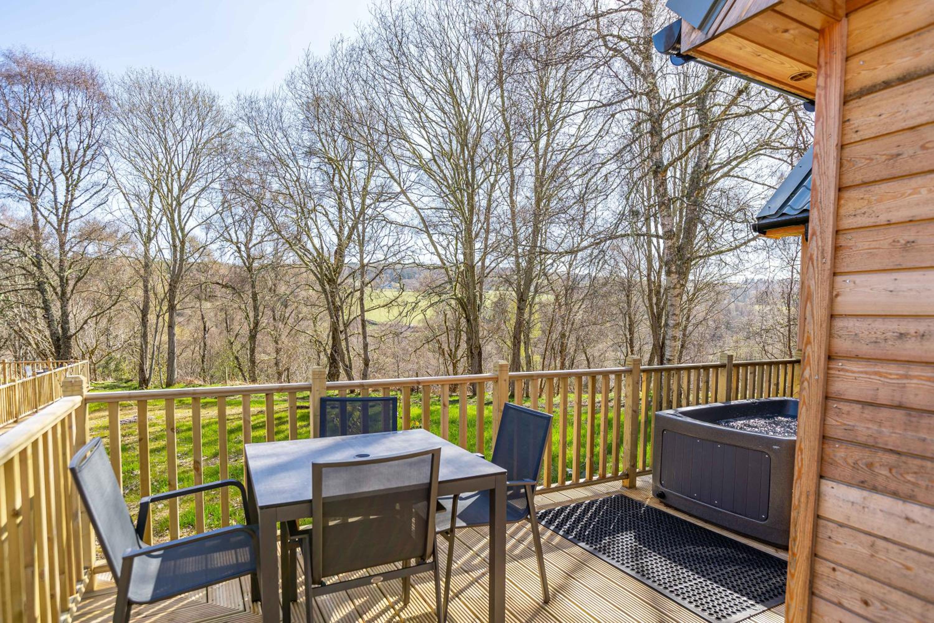 Thistle Lodge 20 with Hot Tub