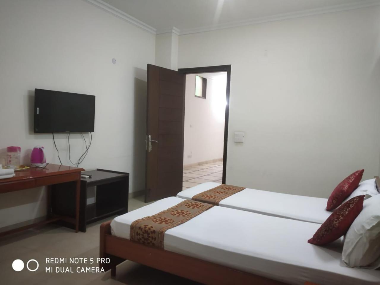 Deluxe Suite in Manor Inn Suites B-54, Sector-92 view 4