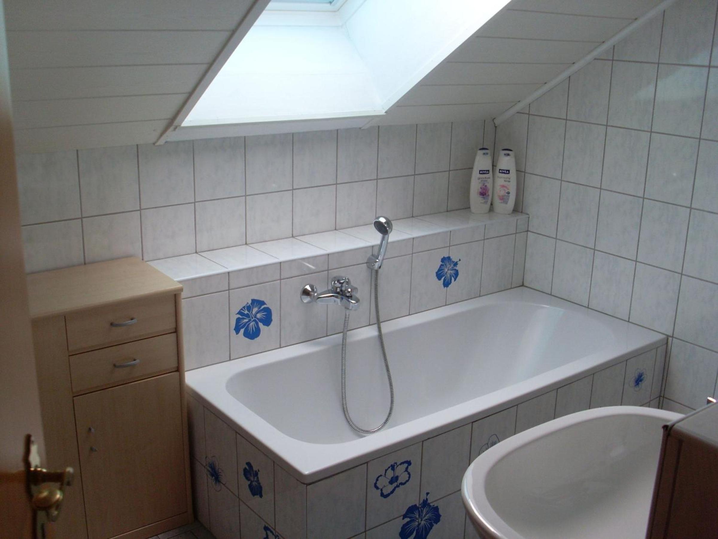 Ferienwohnung Am Waldrand en Schmallenberg — bathroom