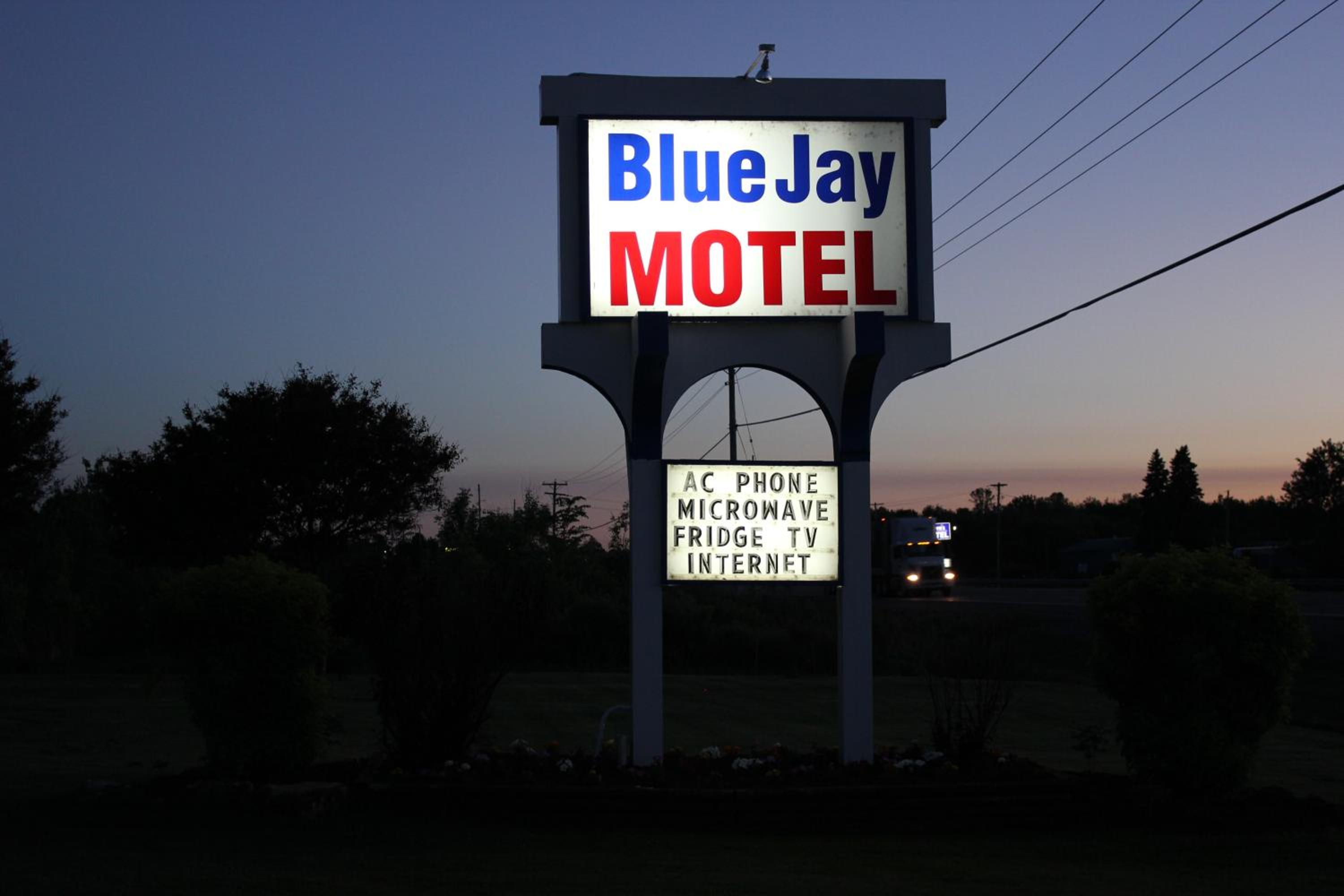 Blue Jay Motel