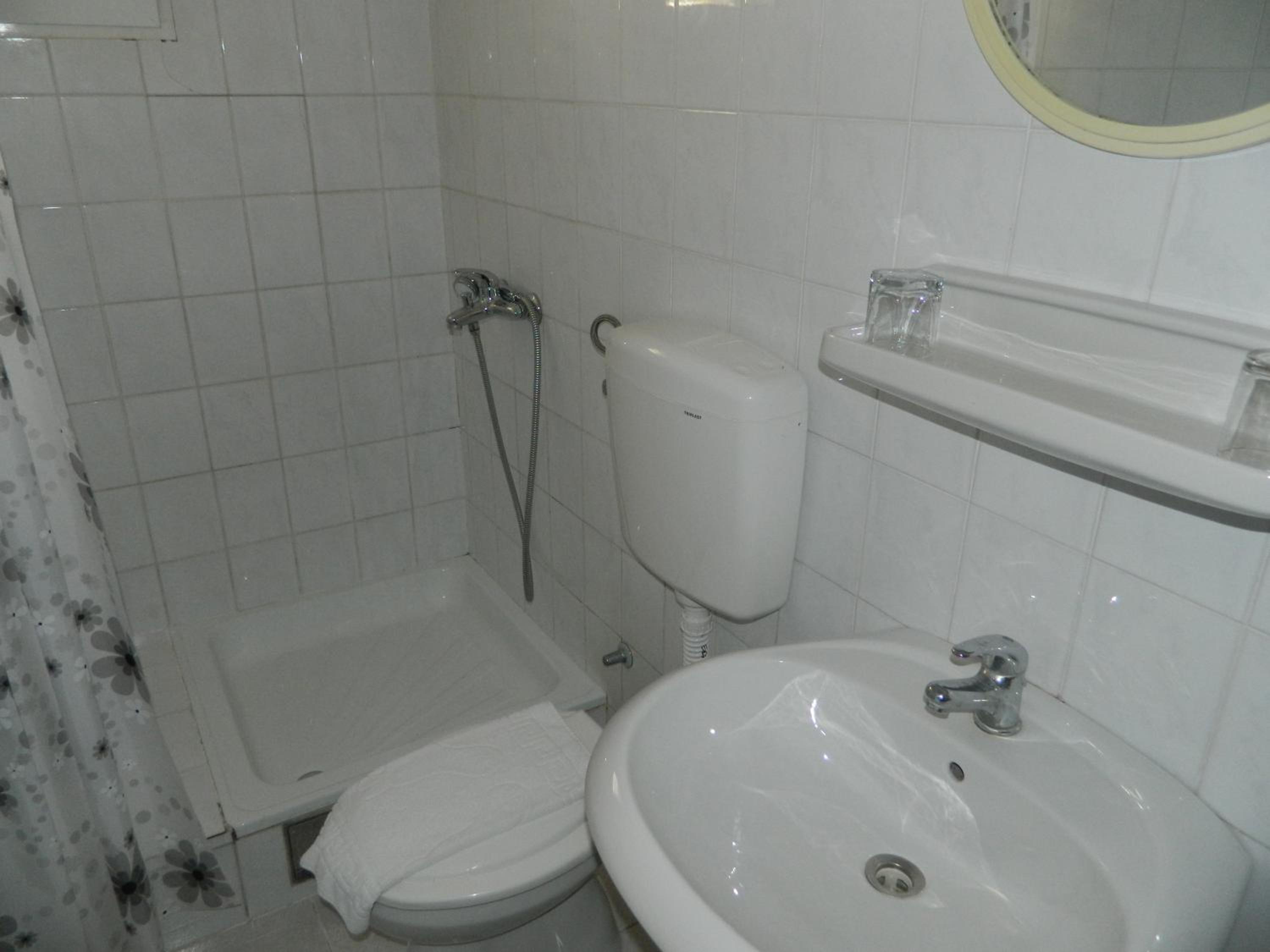Photo 33