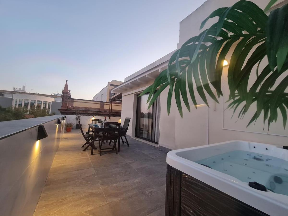 Fantástico ático 2 hab y gran terraza privada photo 1