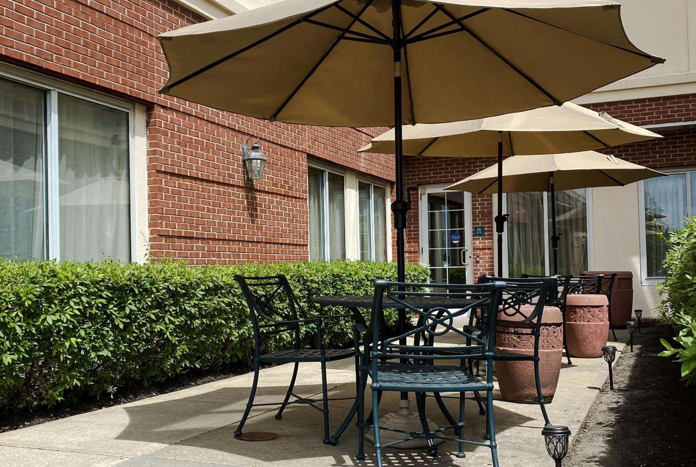La Quinta by Wyndham Islip - MacArthur Airport - Property Image 32