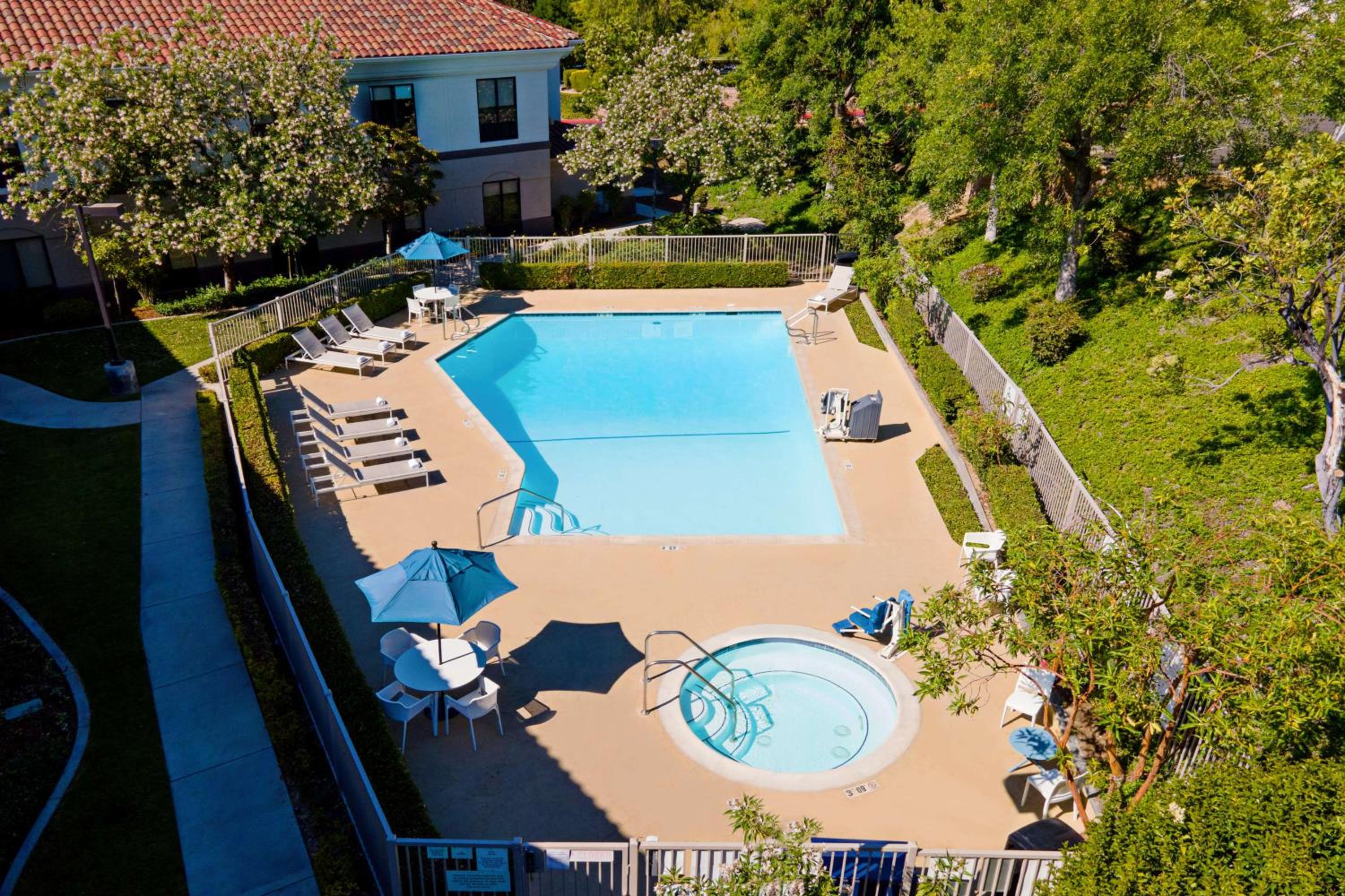 Best Western Valencia/Six Flags Inn Suites - Property Image 26