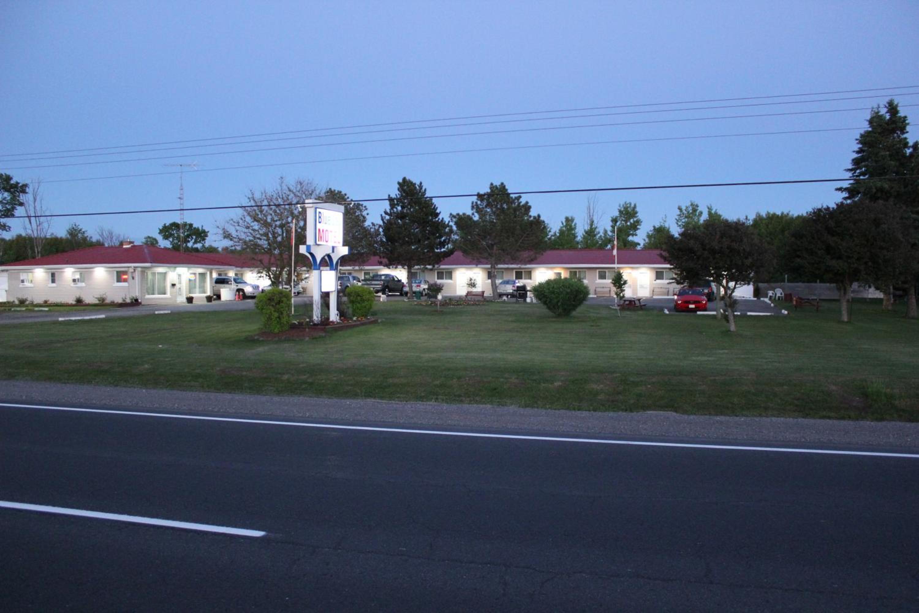 Blue Jay Motel