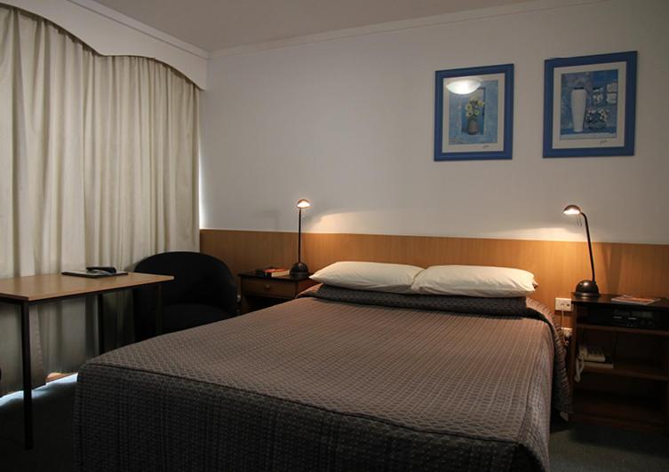 Barclay Motor Inn