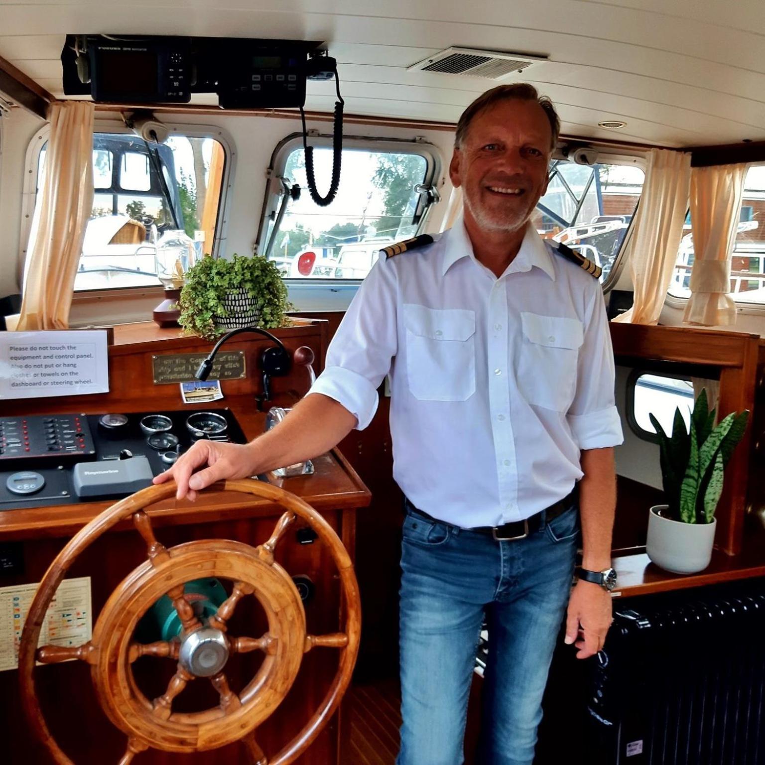 Motor Yacht Almaz