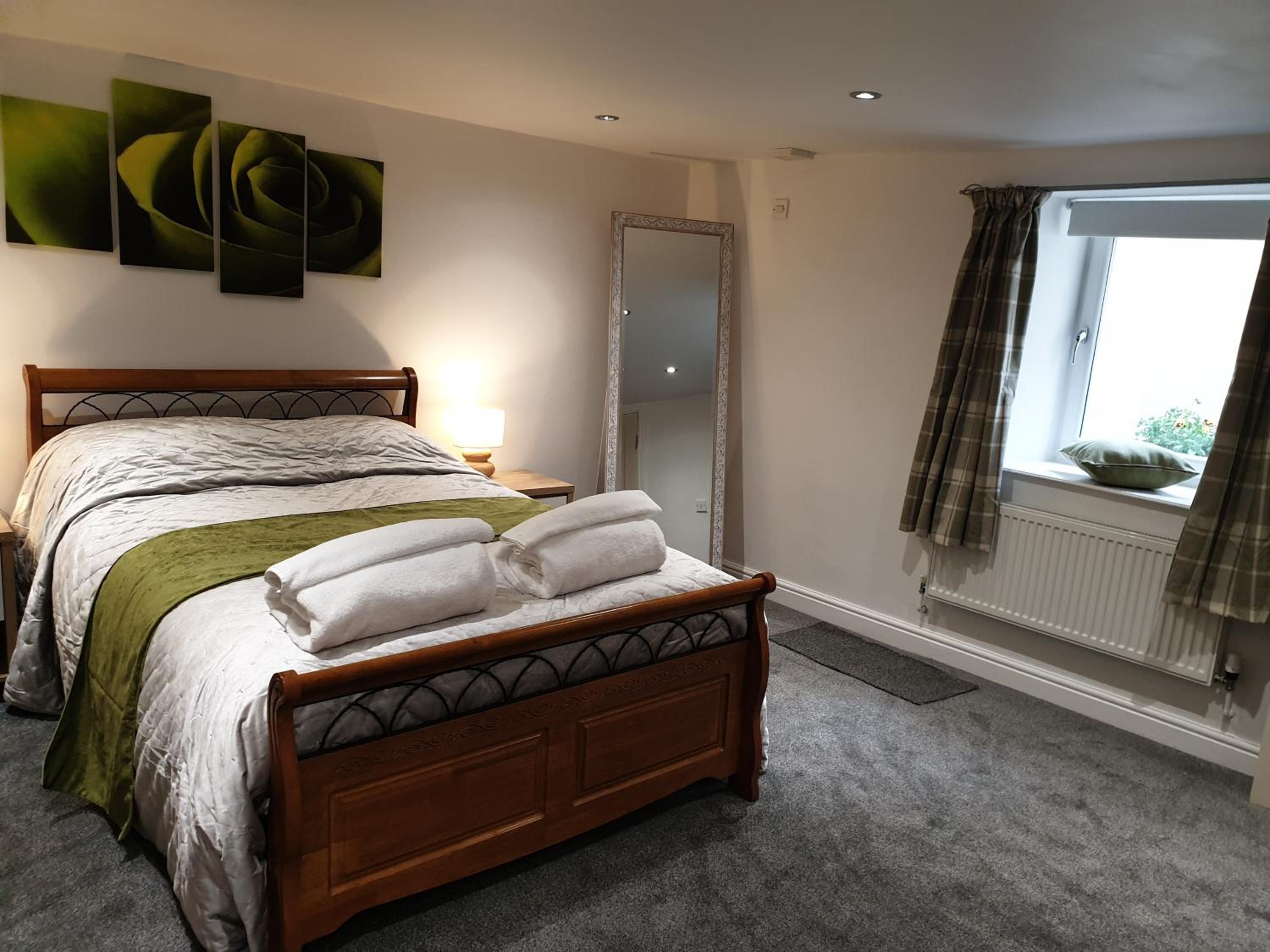 Huddersfield Vacations - Horseshoe Forge Plover Cottage Lindley - Property Image 5