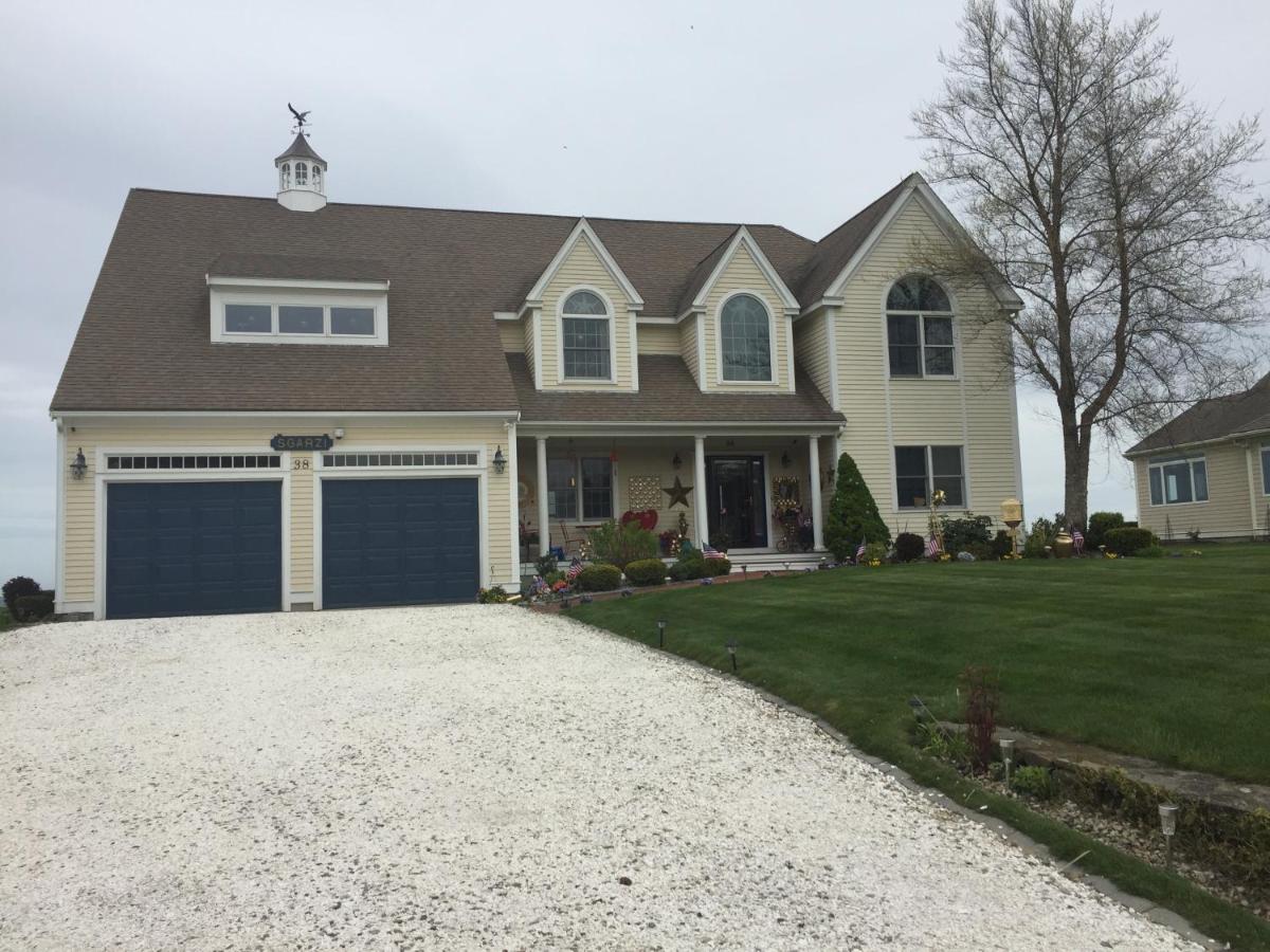 Inn 38 Oak Bluff Circle view 2