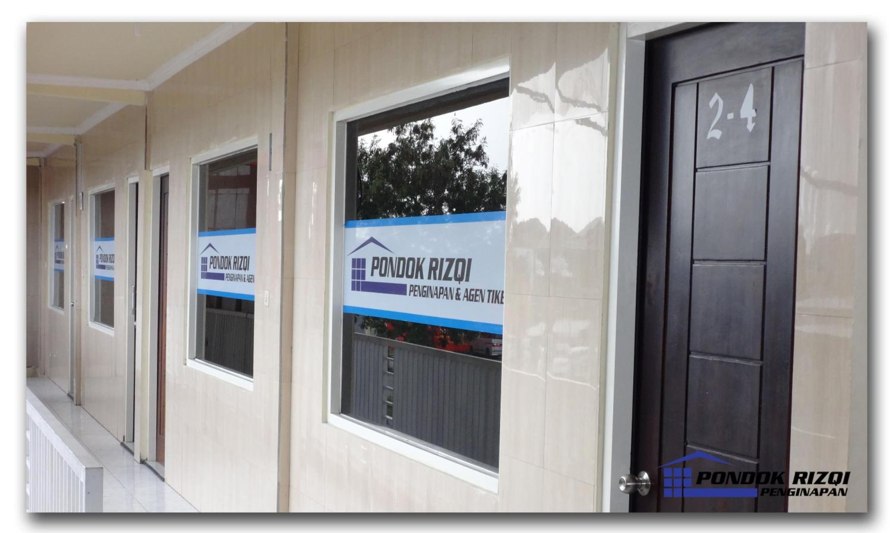 RedDoorz Syariah near T1 Juanda Airport 2