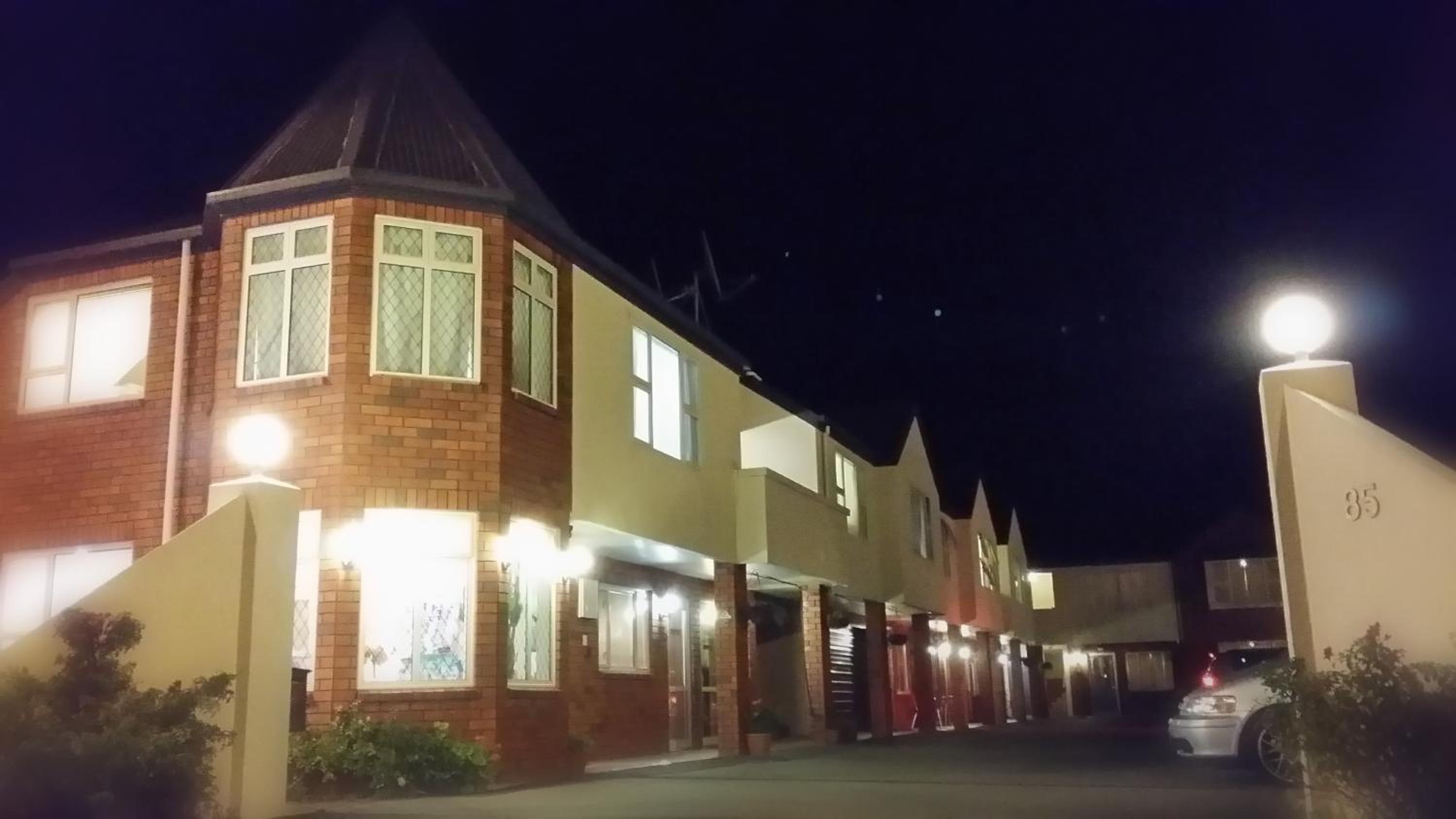 Rosewood Court Motel