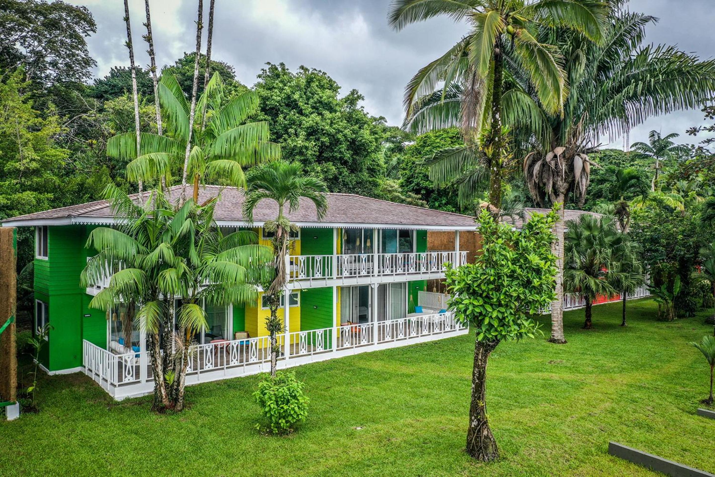 Tortuga Lodge