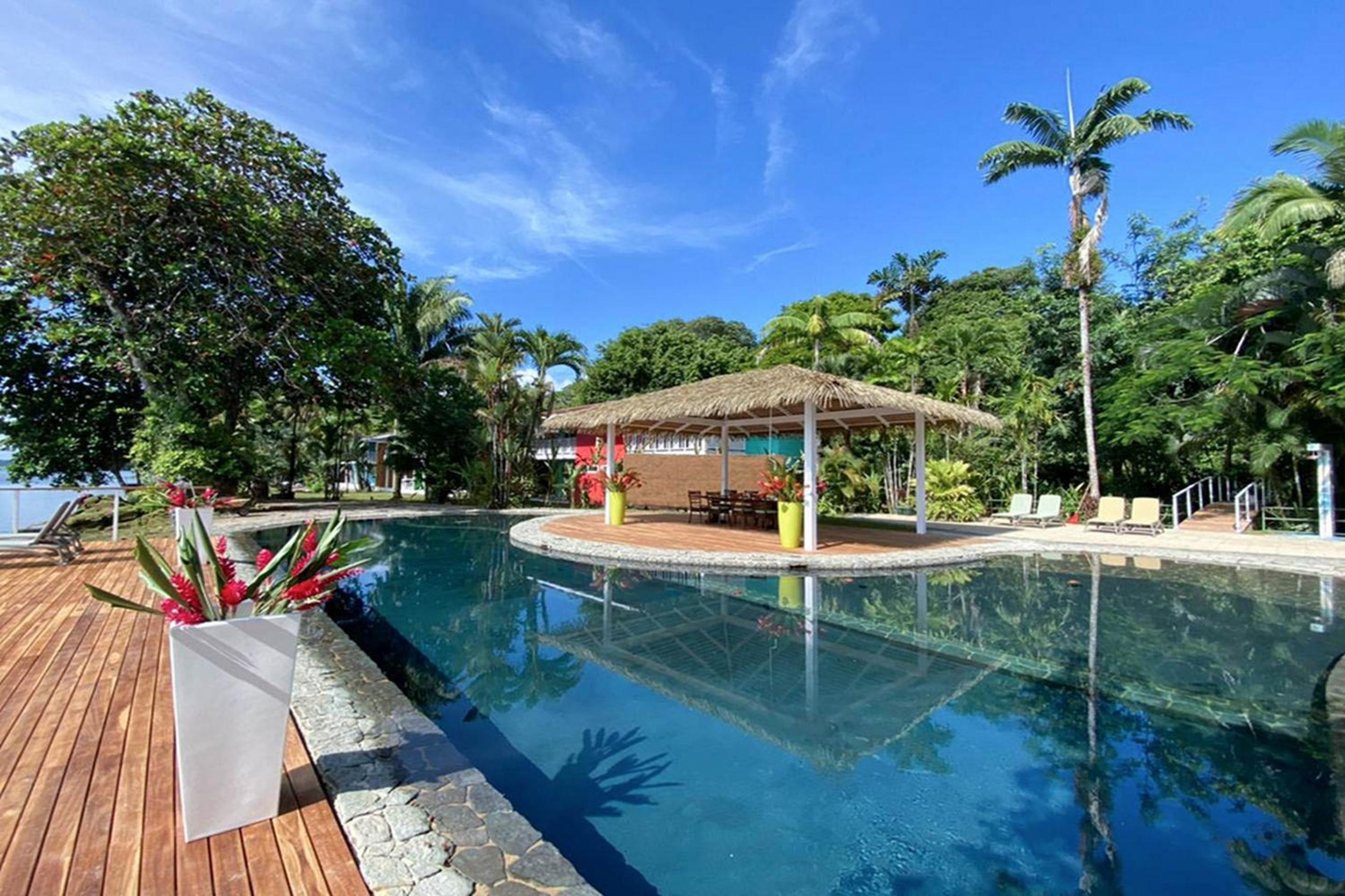 Tortuga Lodge
