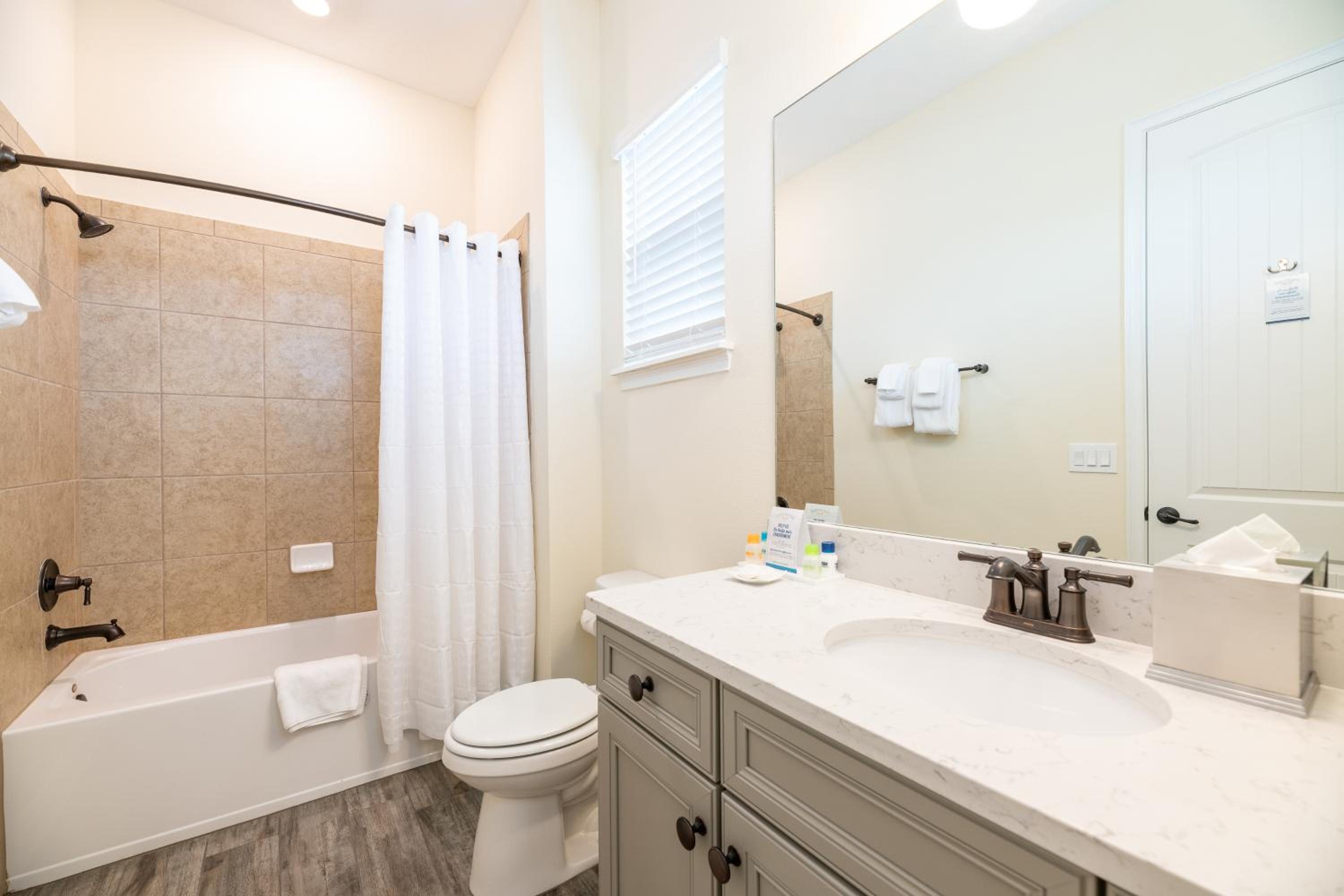Sunrise Cottage Near Disney With Margaritaville Resort & Island H20 Waterpark Access - 2966Sr