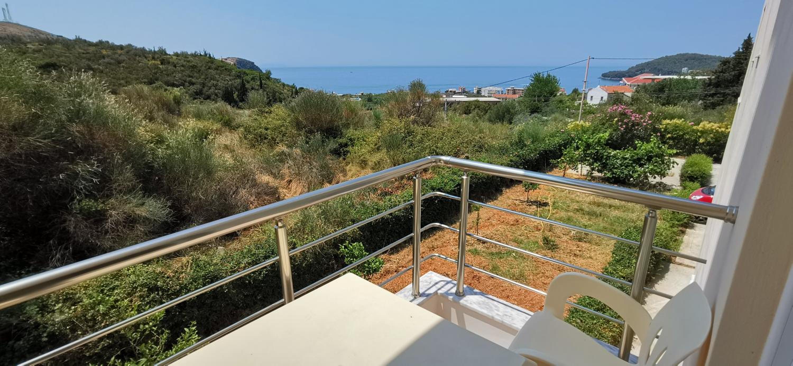 Apollon's Apartments