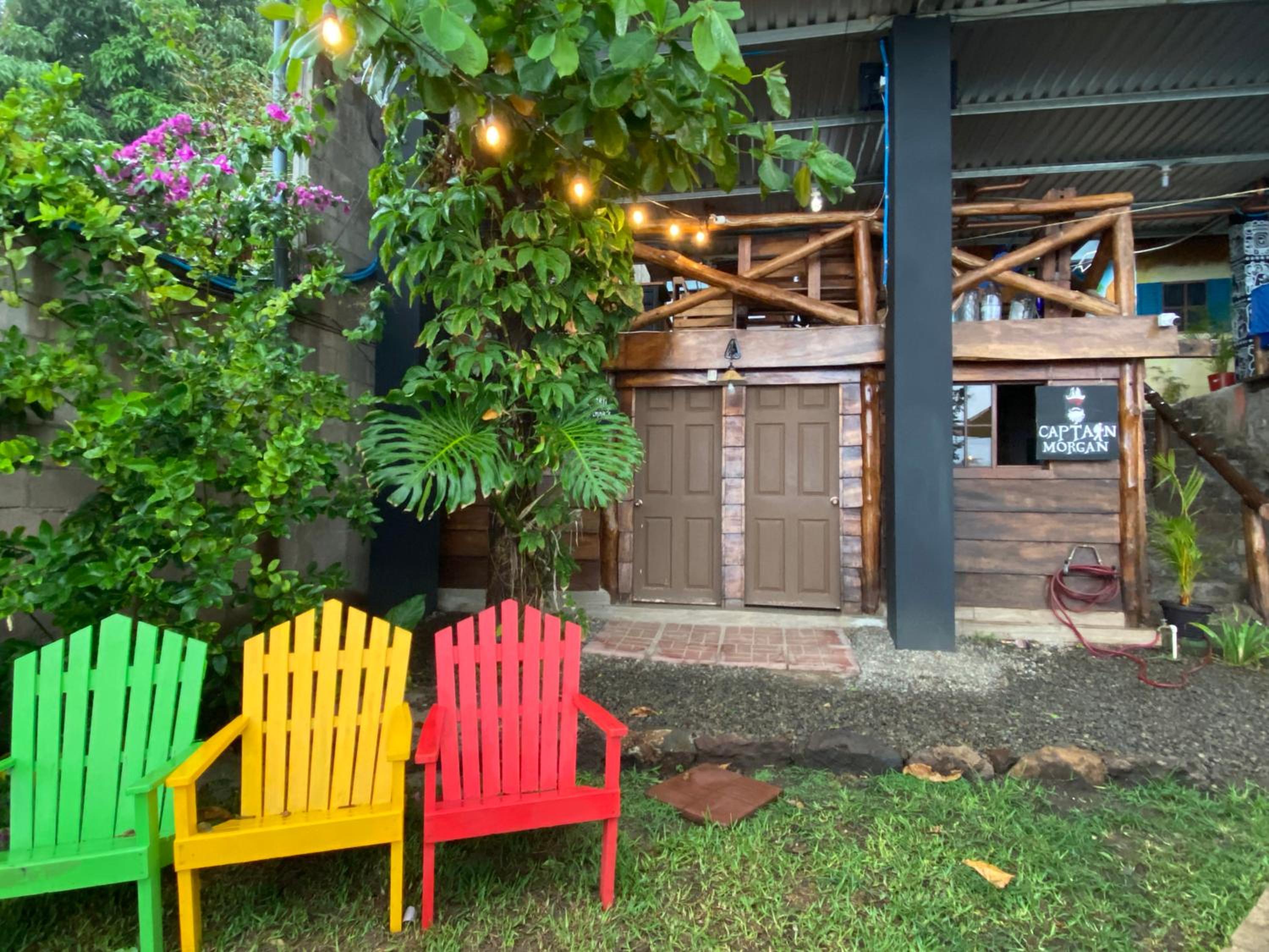 Captain Morgan Hostel Lake Coatepeque