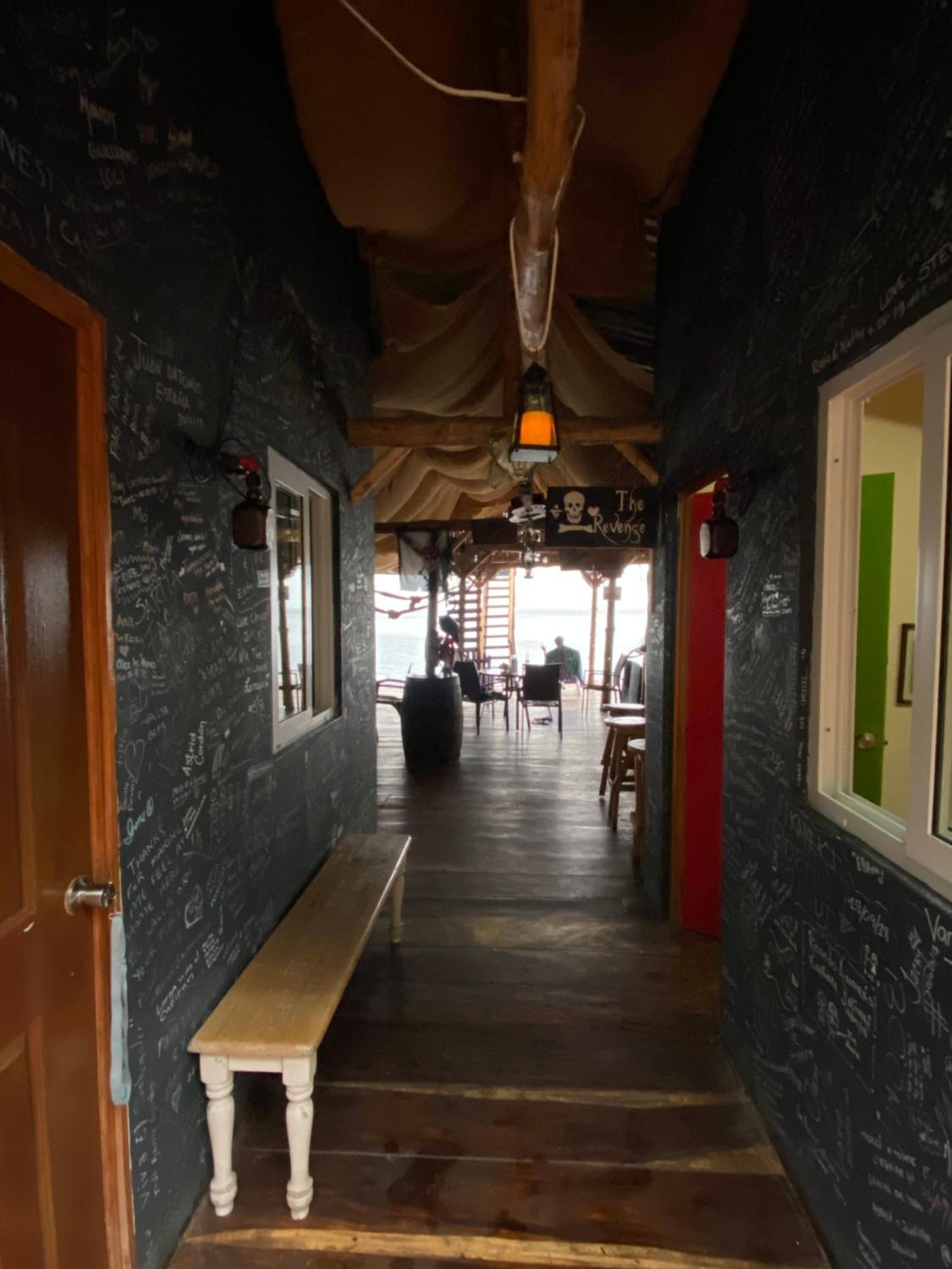 Captain Morgan Hostel Lake Coatepeque