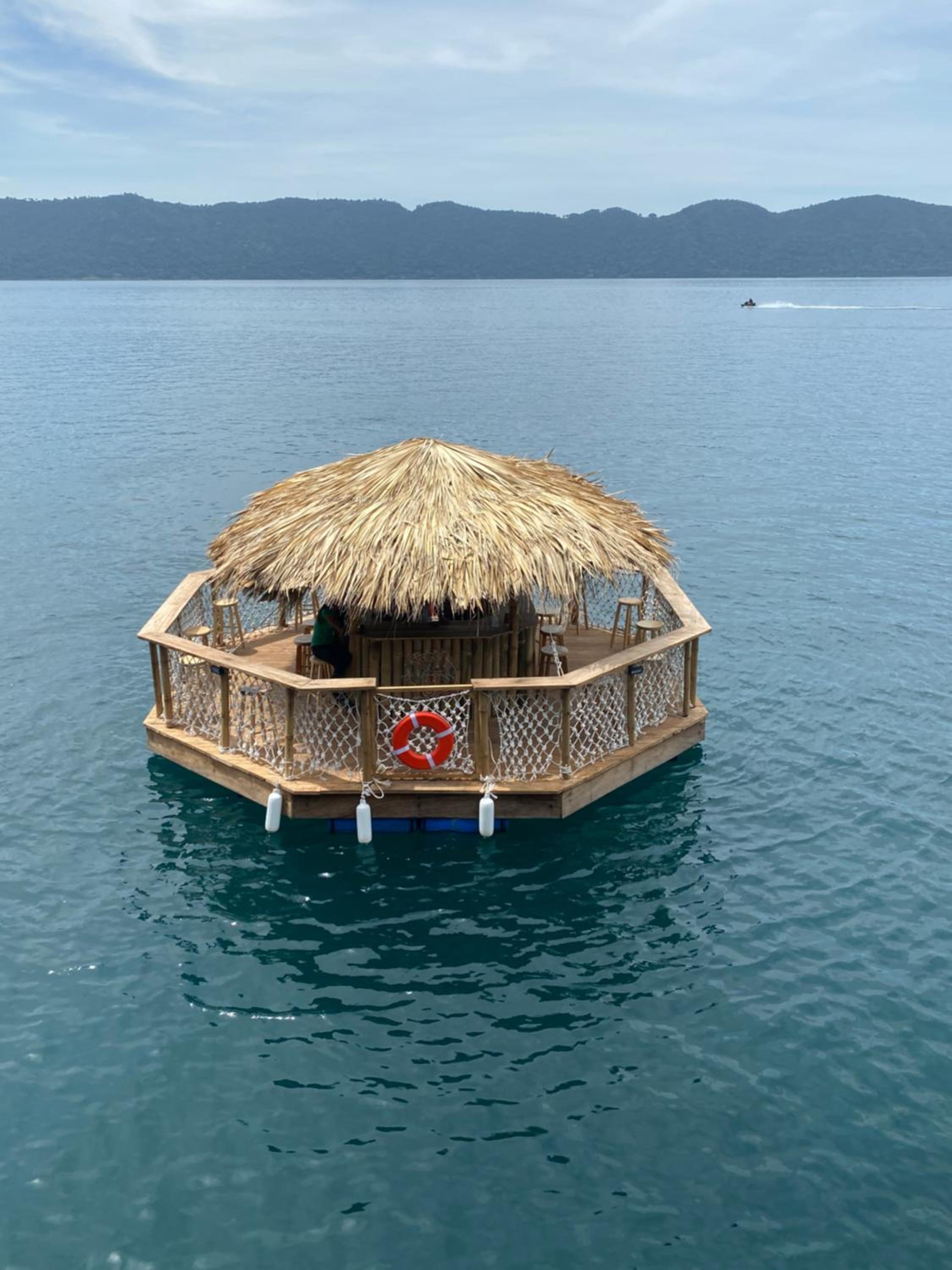 Captain Morgan Hostel Lake Coatepeque