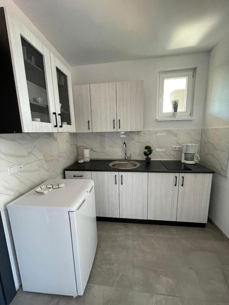 Ammirevole Ravne Apartments view 5