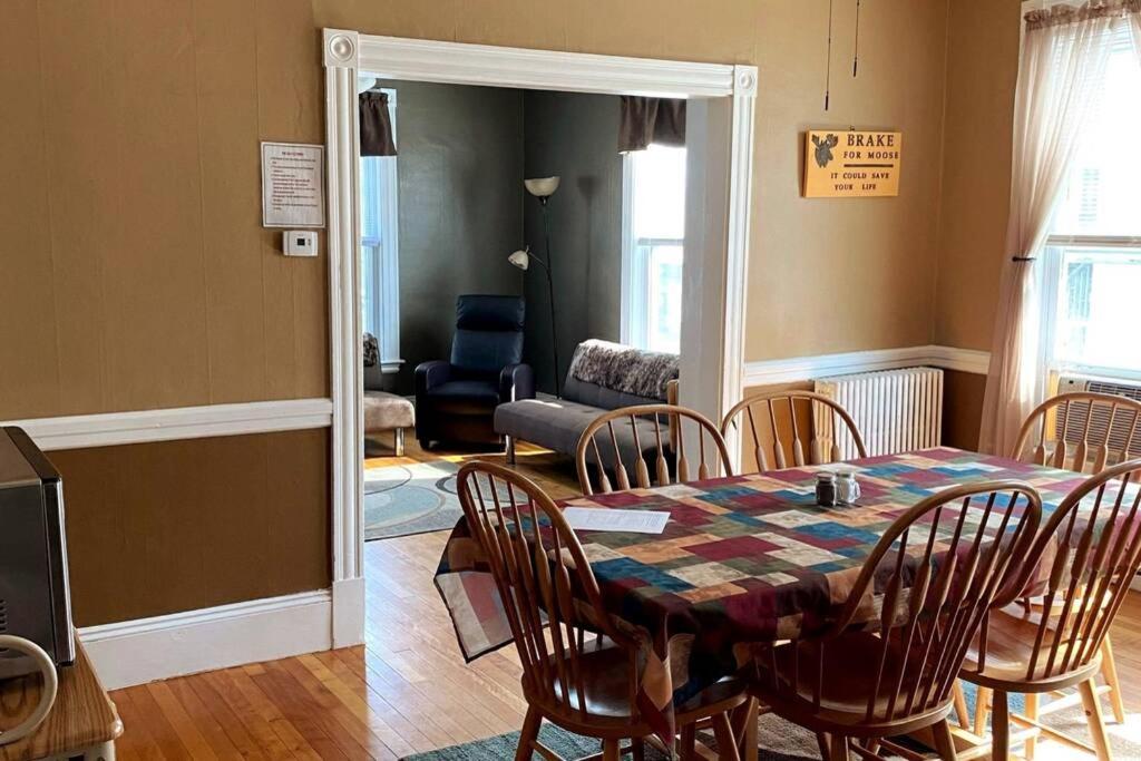 Spacious Duplex with Mountain Views, parking, wifi view 3