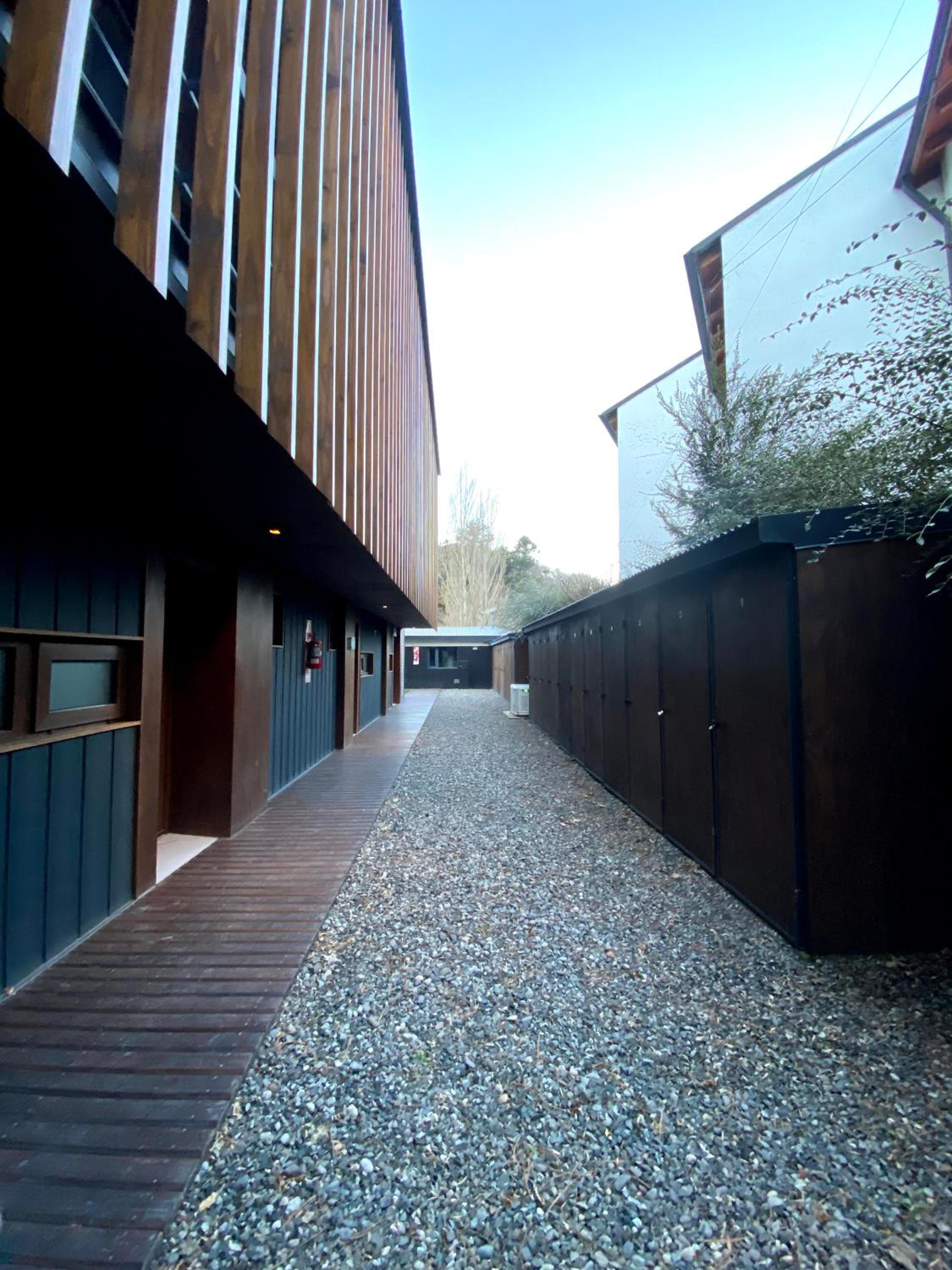 Hotel RAHUE, Monoambiente Céntrico con Patio Propio - Image 1