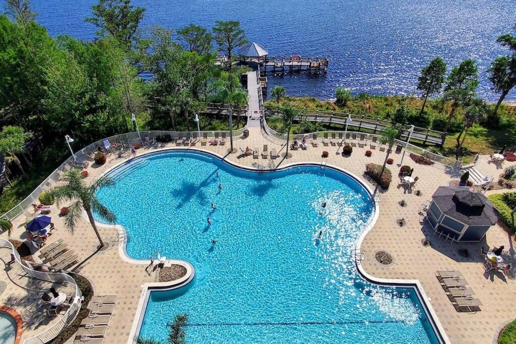 2 Bedroom Disney Condo with Spectacular Views
