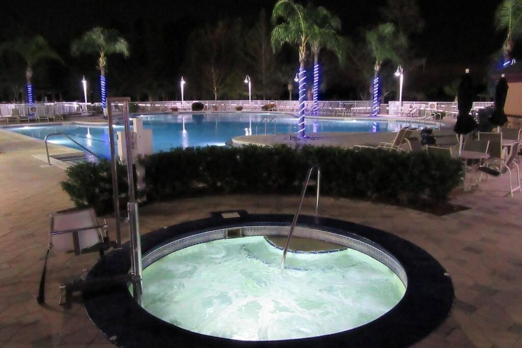 2 Bedroom Disney Condo with Spectacular Views