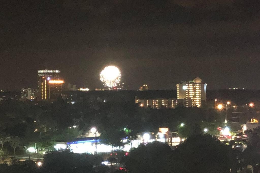 2 Bedroom Disney Condo with Spectacular Views