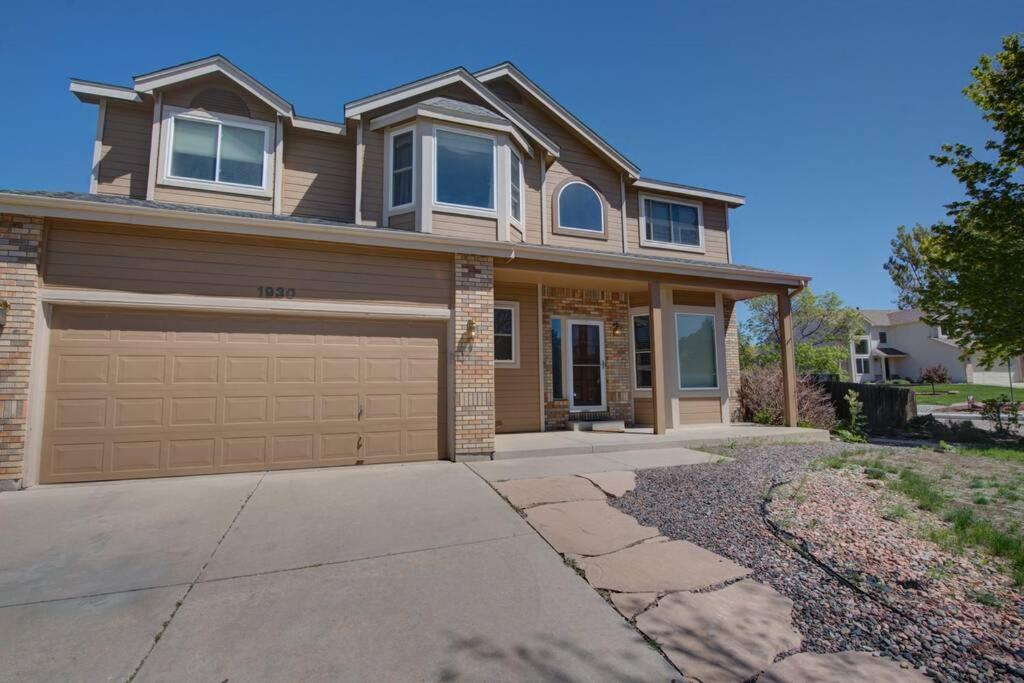 Mtn Views, Quiet Oasis/King Beds+Centrally Located