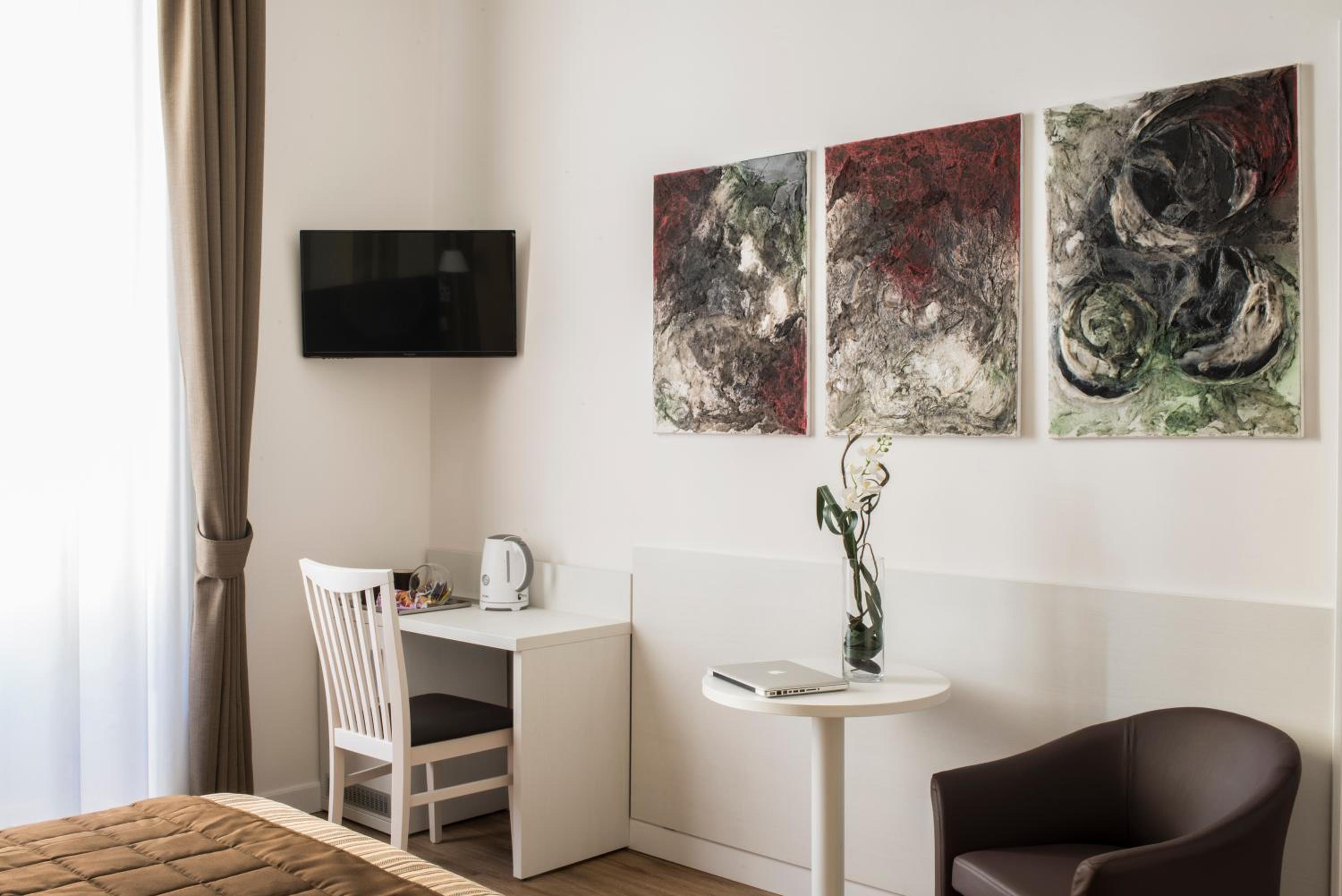 Suite Deal