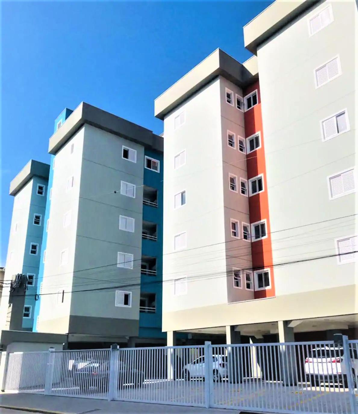 Apto 2 Novo com Varanda Gourmet, Piscina, Sauna e Sala Jogos - UBATUBA