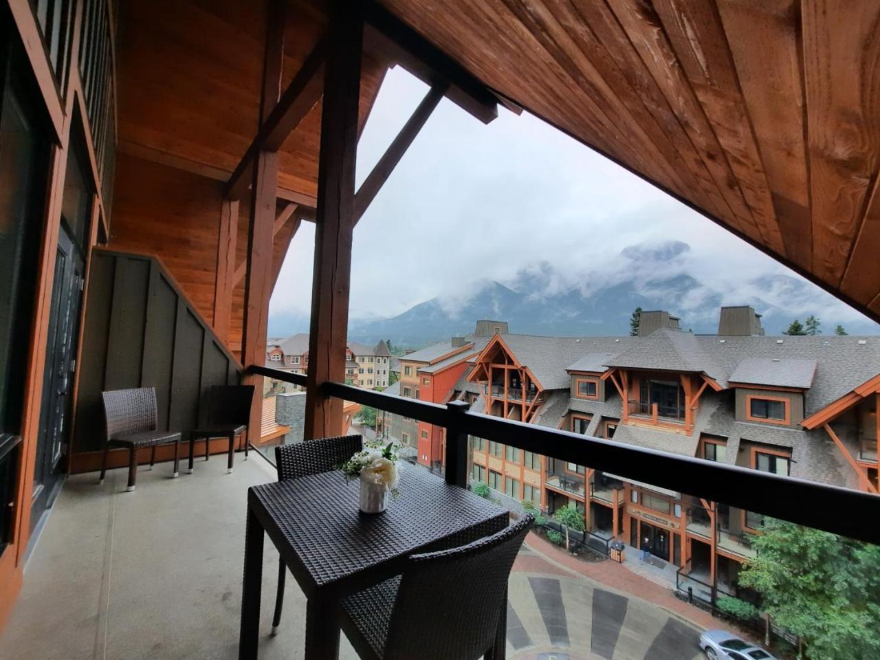 Spectacular Penthouse With Amazing Views, Indoor Pool and Hot tub