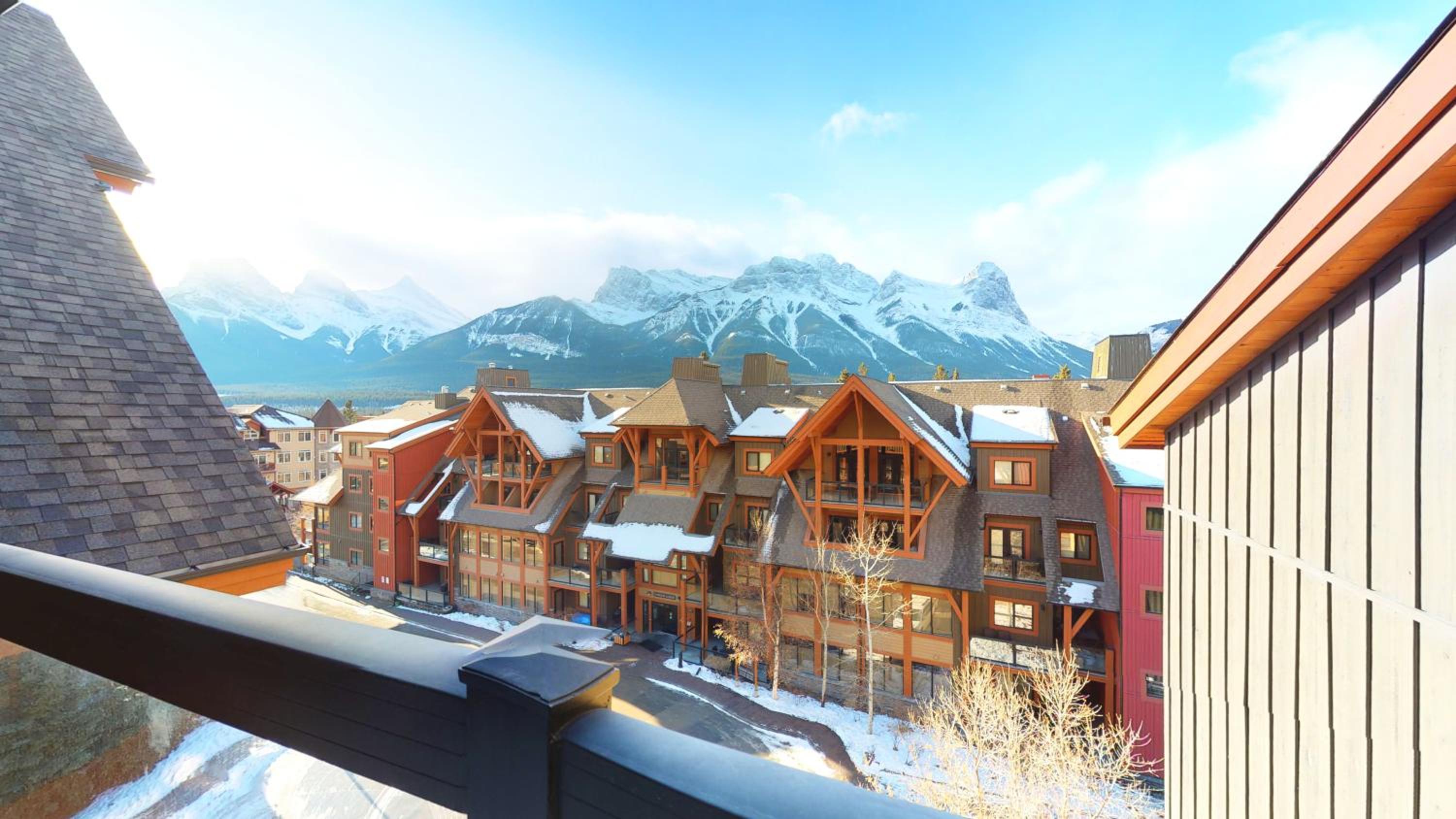 Spectacular Penthouse With Amazing Views, Indoor Pool and Hot tub