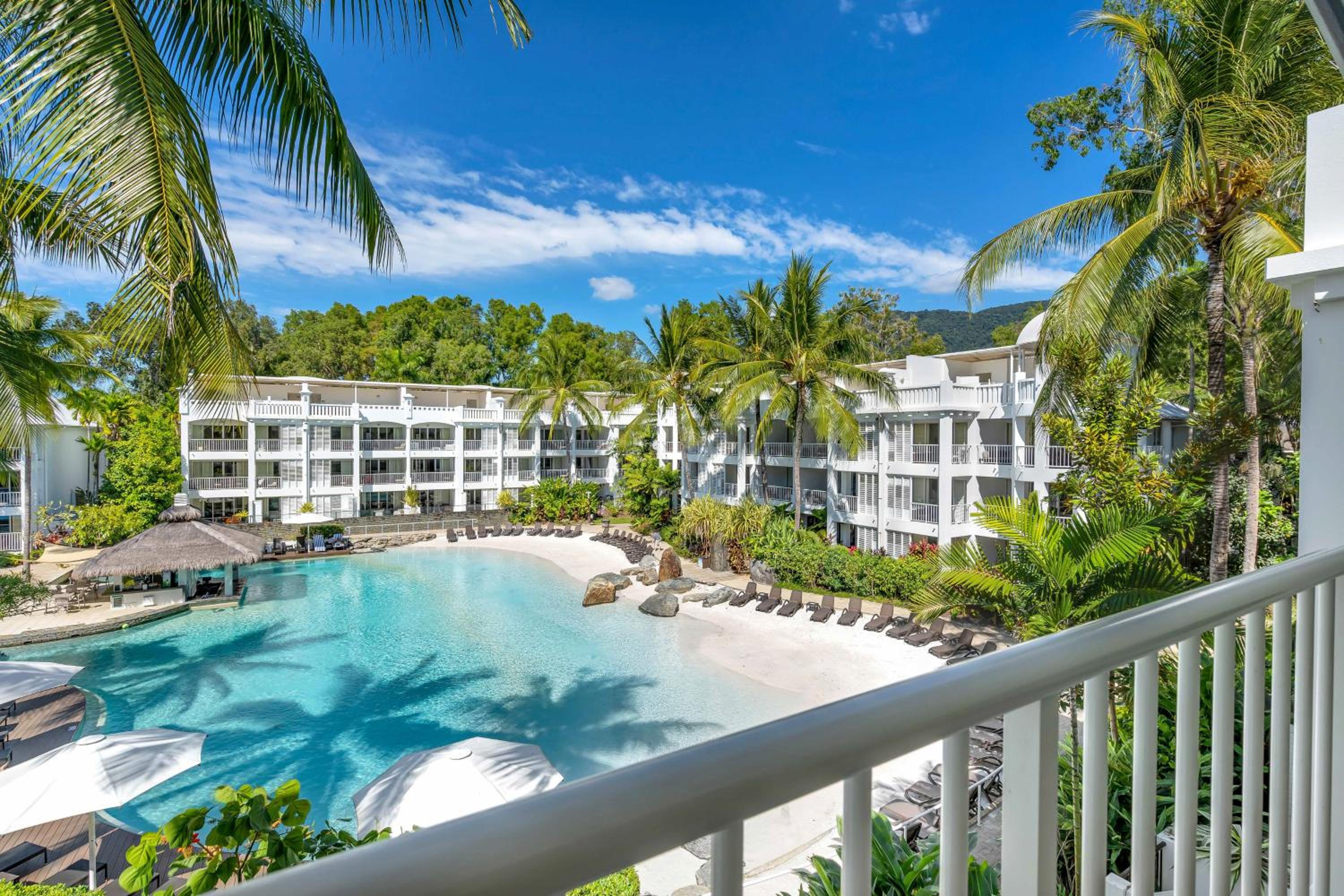 Elysium Private Accommodation at Beach Club & Spa