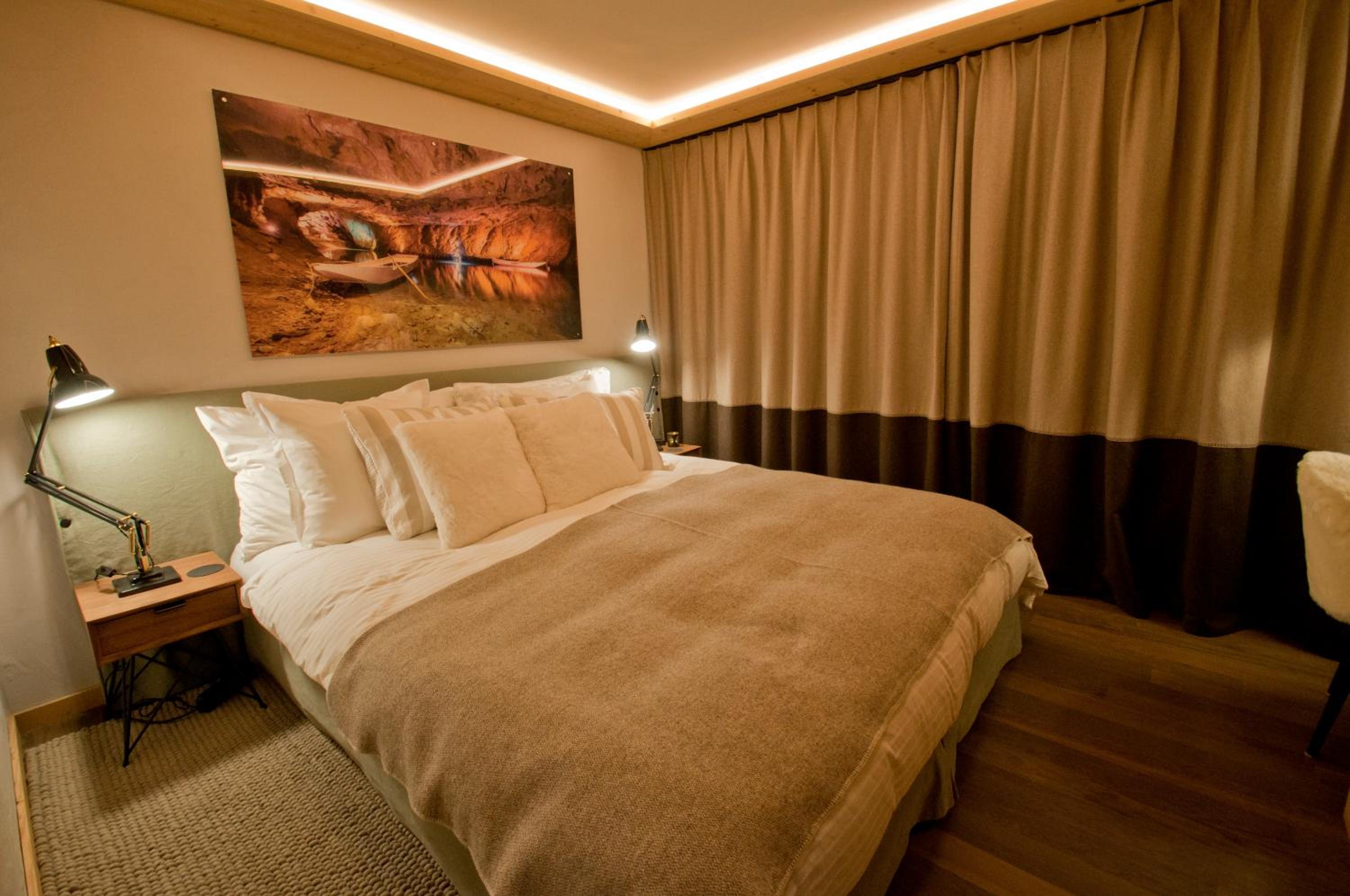 Twin Peak apartment at Nevada prime